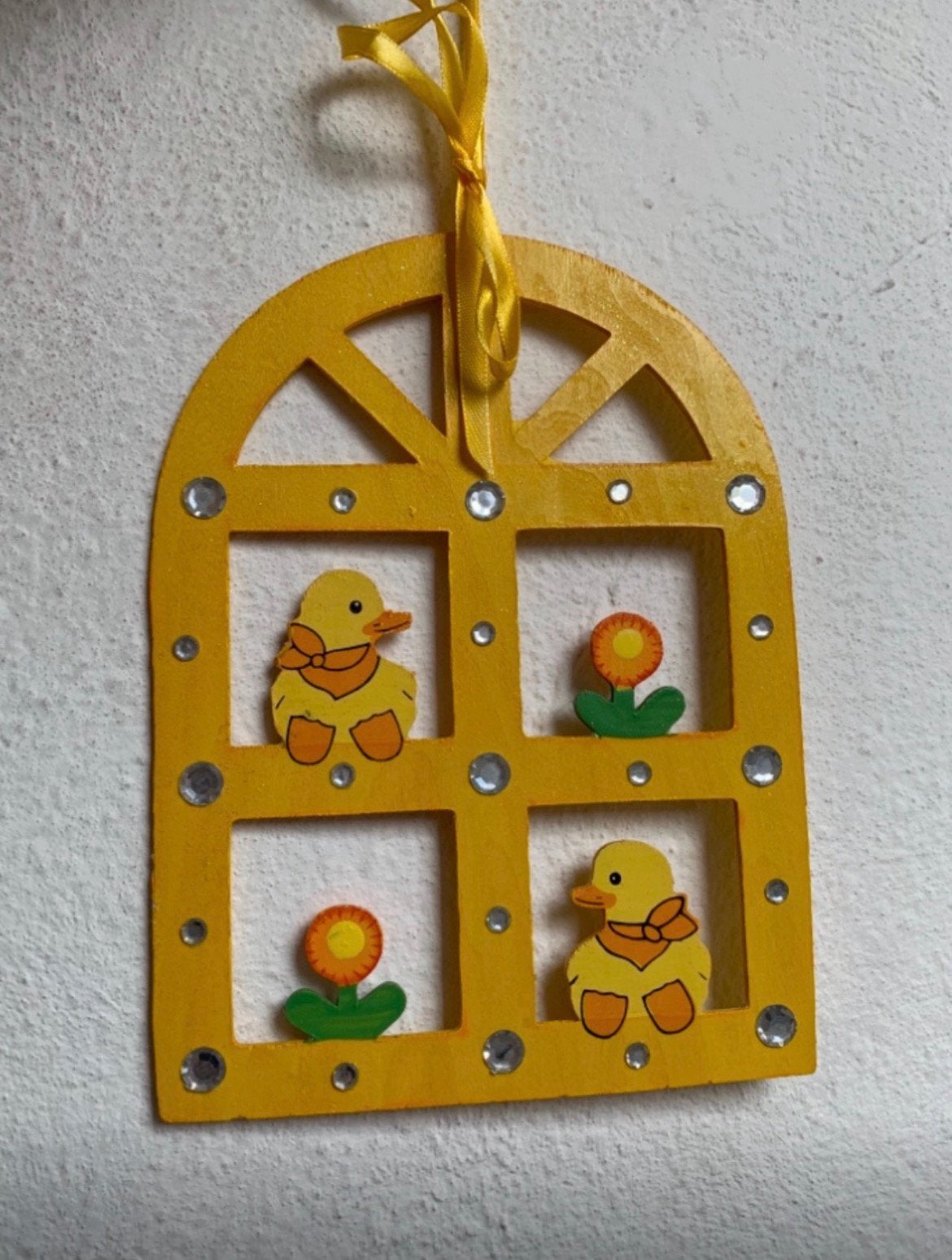 Mooie gele paas raamhangertje.  H 21 x B 16 cm., Diversen, Pasen, Ophalen of Verzenden, Zo goed als nieuw
