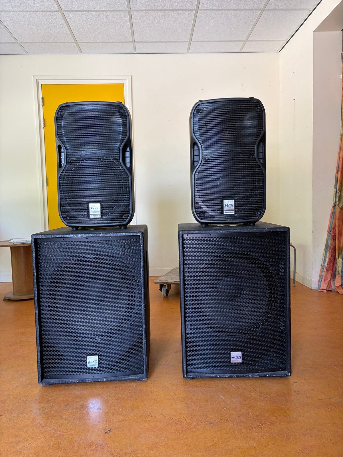 Alto Professional TS112w speakers met TSUB18 subwoofers, Gebruikt, Inclusief kabels, Speakerset, Ophalen