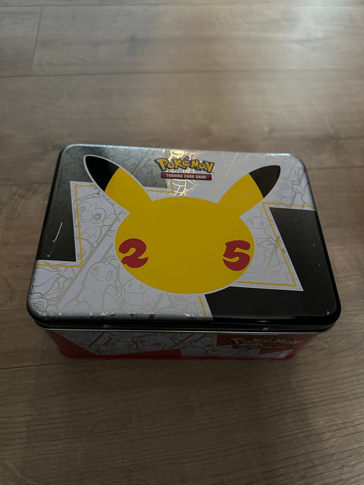 Pokemon 25th anniversary celebrations pokemon kaarten chest, Ophalen of Verzenden, Gebruikt