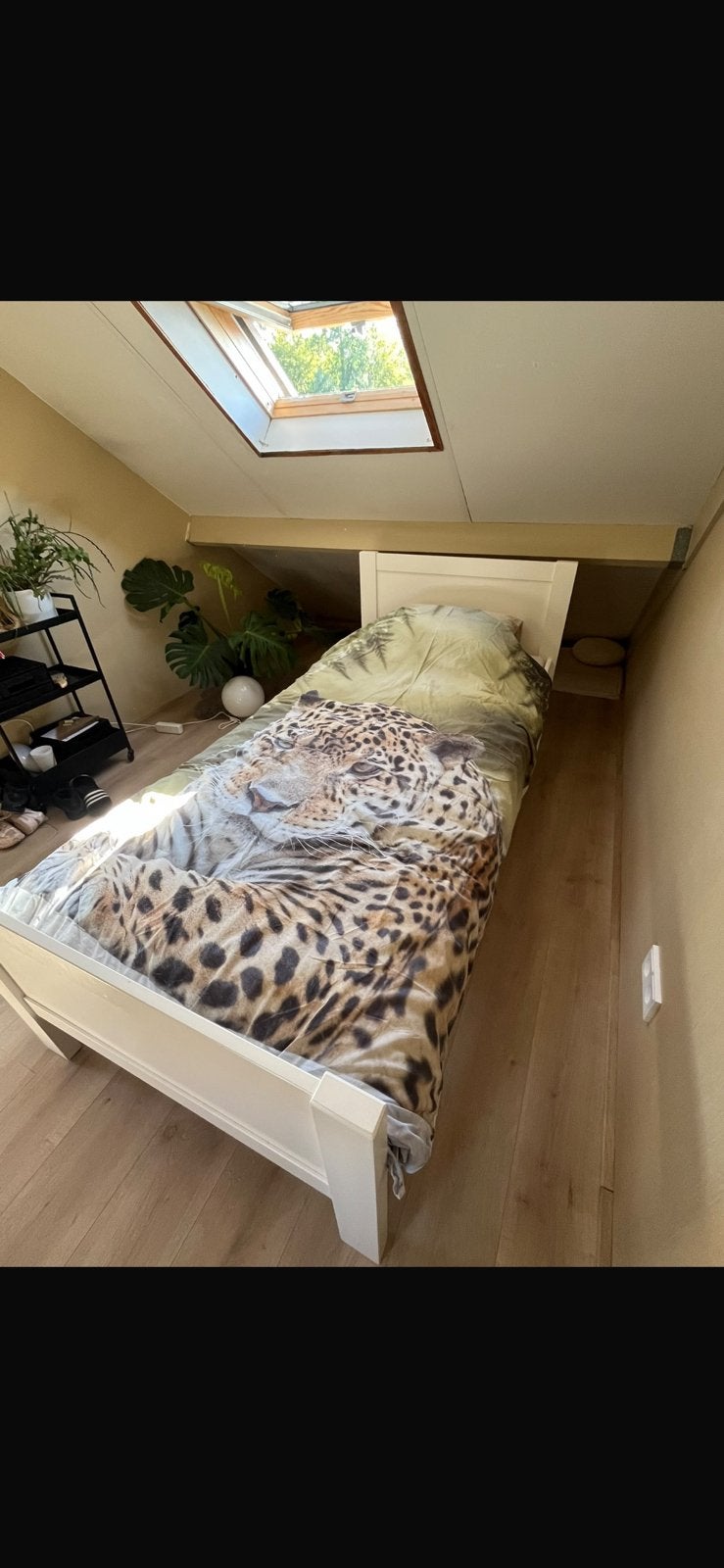Wit houten 1 persoons bed, Huis en Inrichting, Ophalen, Zo goed als nieuw, Eenpersoons