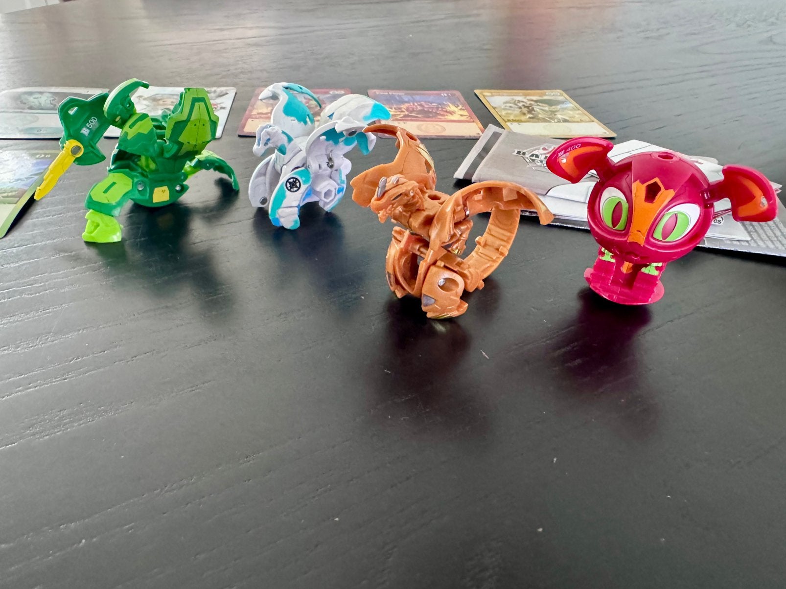 4 Bakugan actiefiguren + kaarten, Ophalen of Verzenden, Zo goed als nieuw