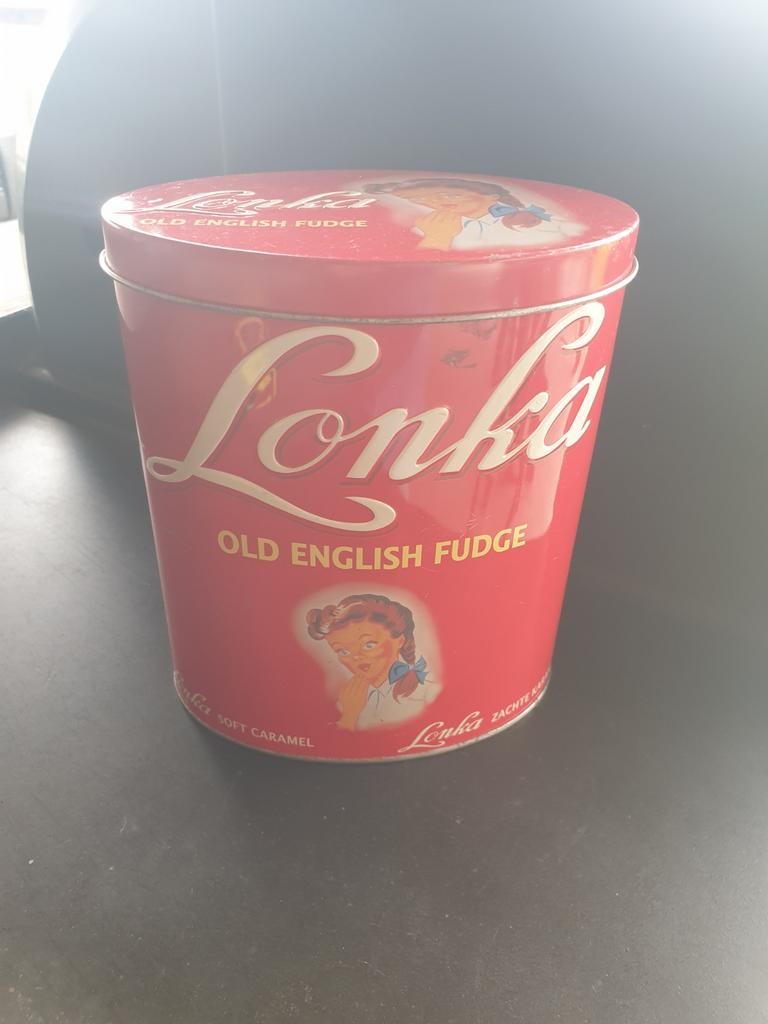 Vintage Lonka Old English Fudge blik - 18 cm hoog, Ophalen of Verzenden, Gebruikt, Koek(jes), Overige merken