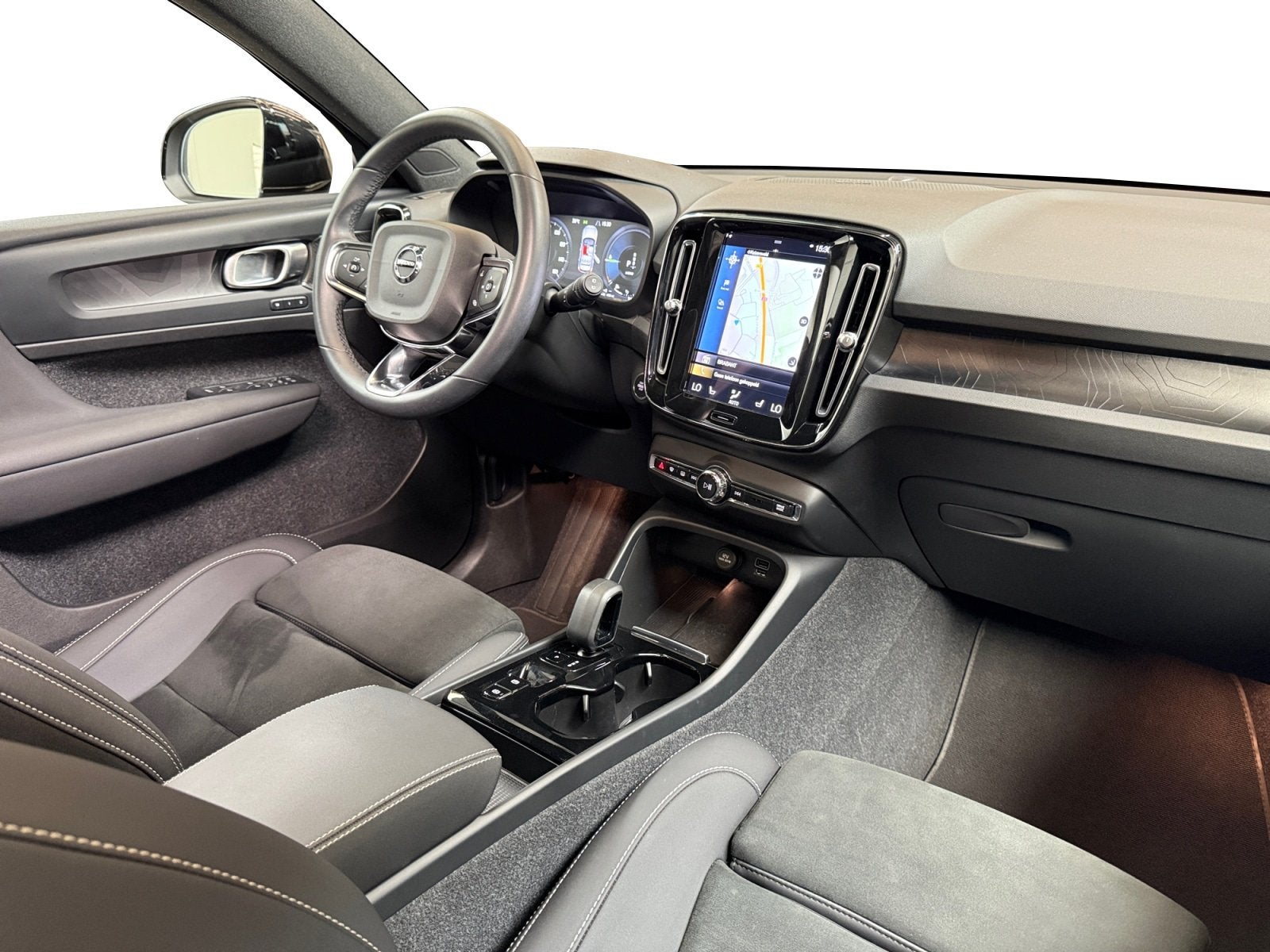 Volvo XC40 1.5 T4 Plug-in hybrid Ultimate Bright I Panoramad, Auto's, 1712 kg, 129 pk, Zwart, Bedrijf