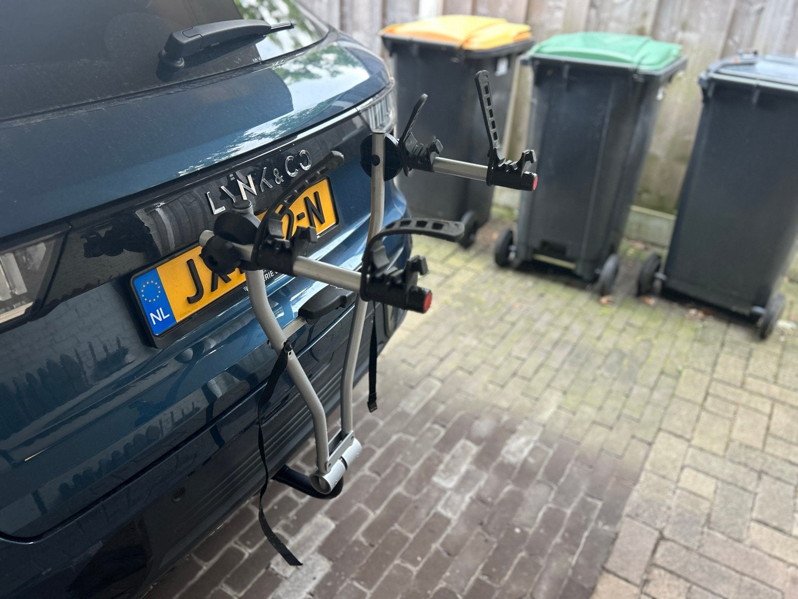 Thule Xpress fietsendrager met lichtbalk - 2 Fietsen, Ophalen, Gebruikt, Trekhaakdrager, Brede banden