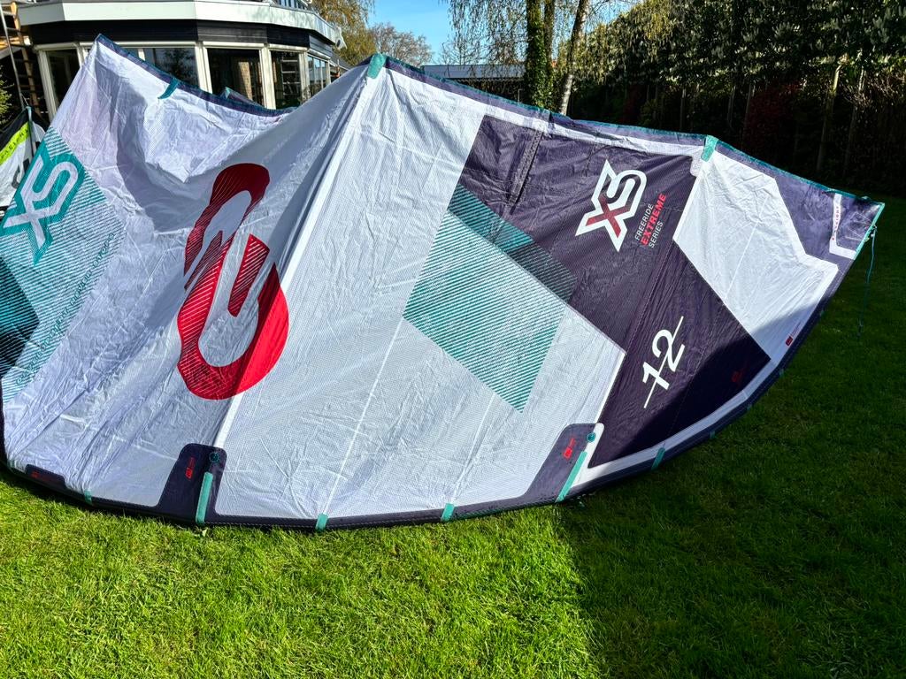 Eleveight 12m(NIEUW!), 7m (NIEUW! ) set, Watersport en Boten, Kitesurfen, Zo goed als nieuw, Kitesurf-set, 12 m², Twintip, Ophalen of Verzenden