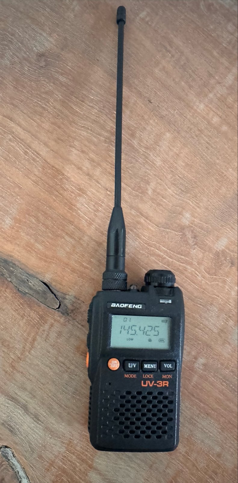 Baofeng UV-3R Portofoon met Oplader en Batterij, Ophalen, Gebruikt, 2 to 5 km, Portofoon of Walkie-talkie