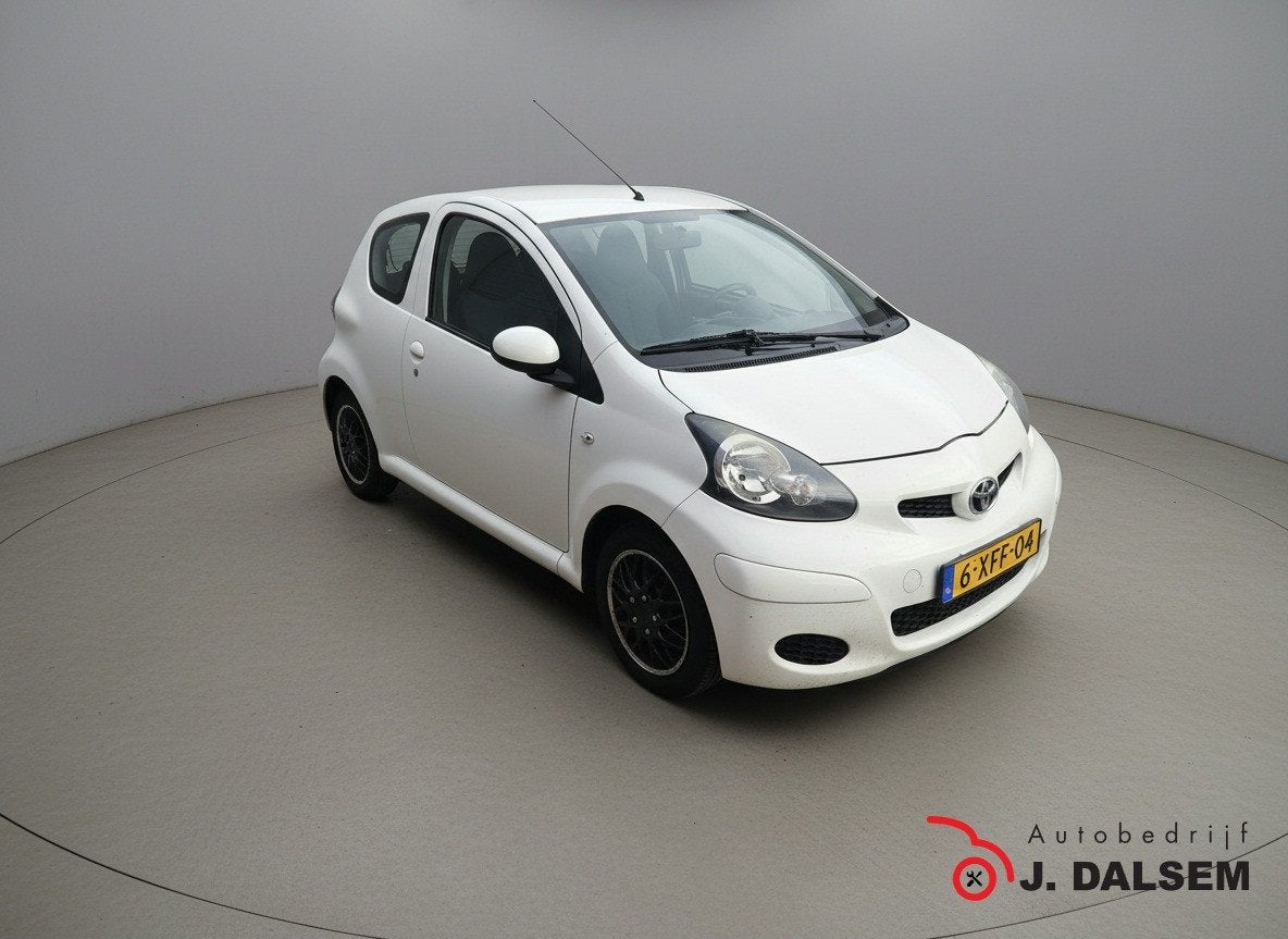 Toyota Aygo 1.0-12V Now (bj 2012), Auto's, Voorwielaandrijving, Euro 5, Gebruikt, 4 stoelen