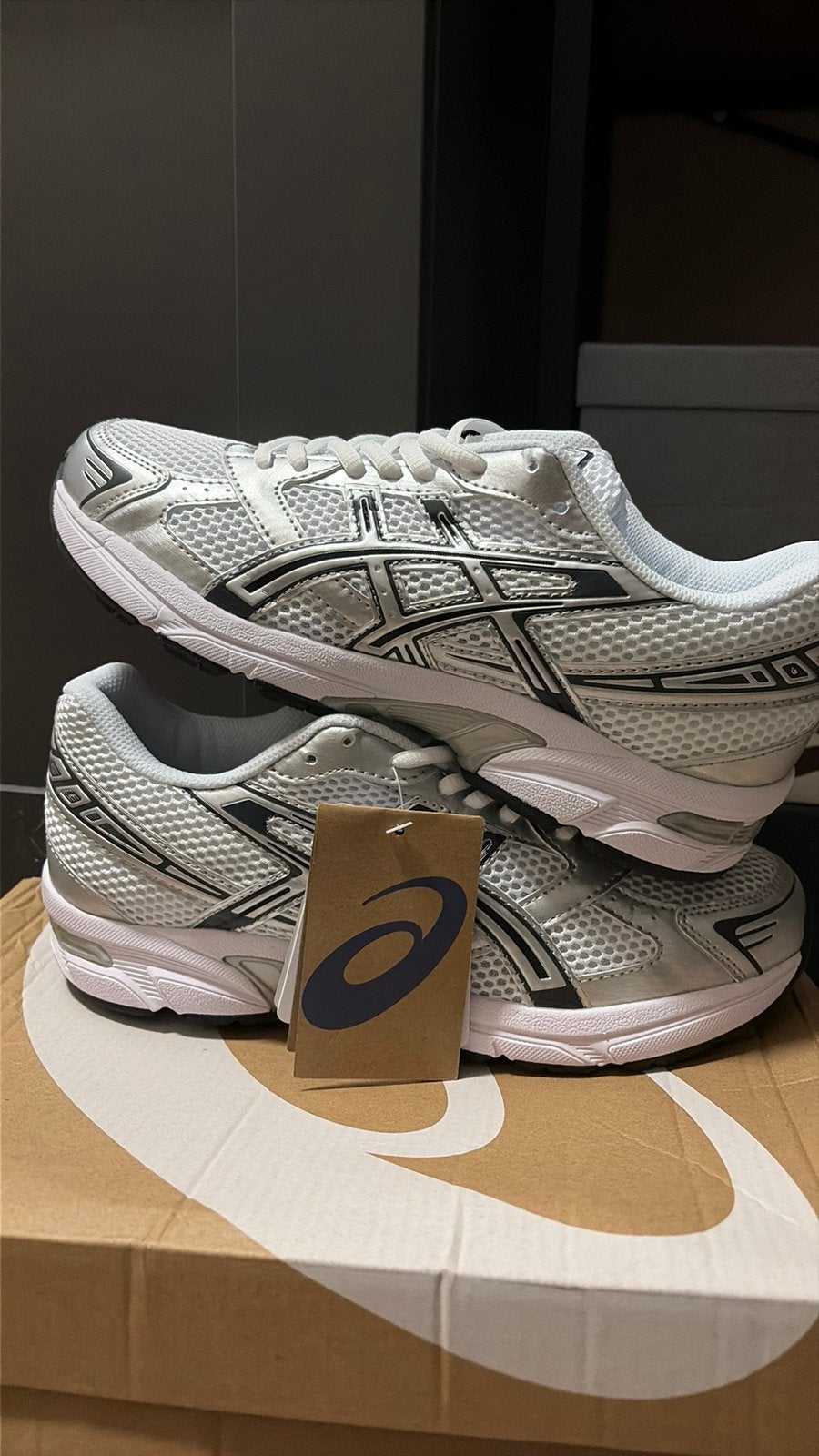 Asics nyc gel grijs, Sport en Fitness, Loopsport en Atletiek, Ophalen, Nieuw, Overige typen, Asics