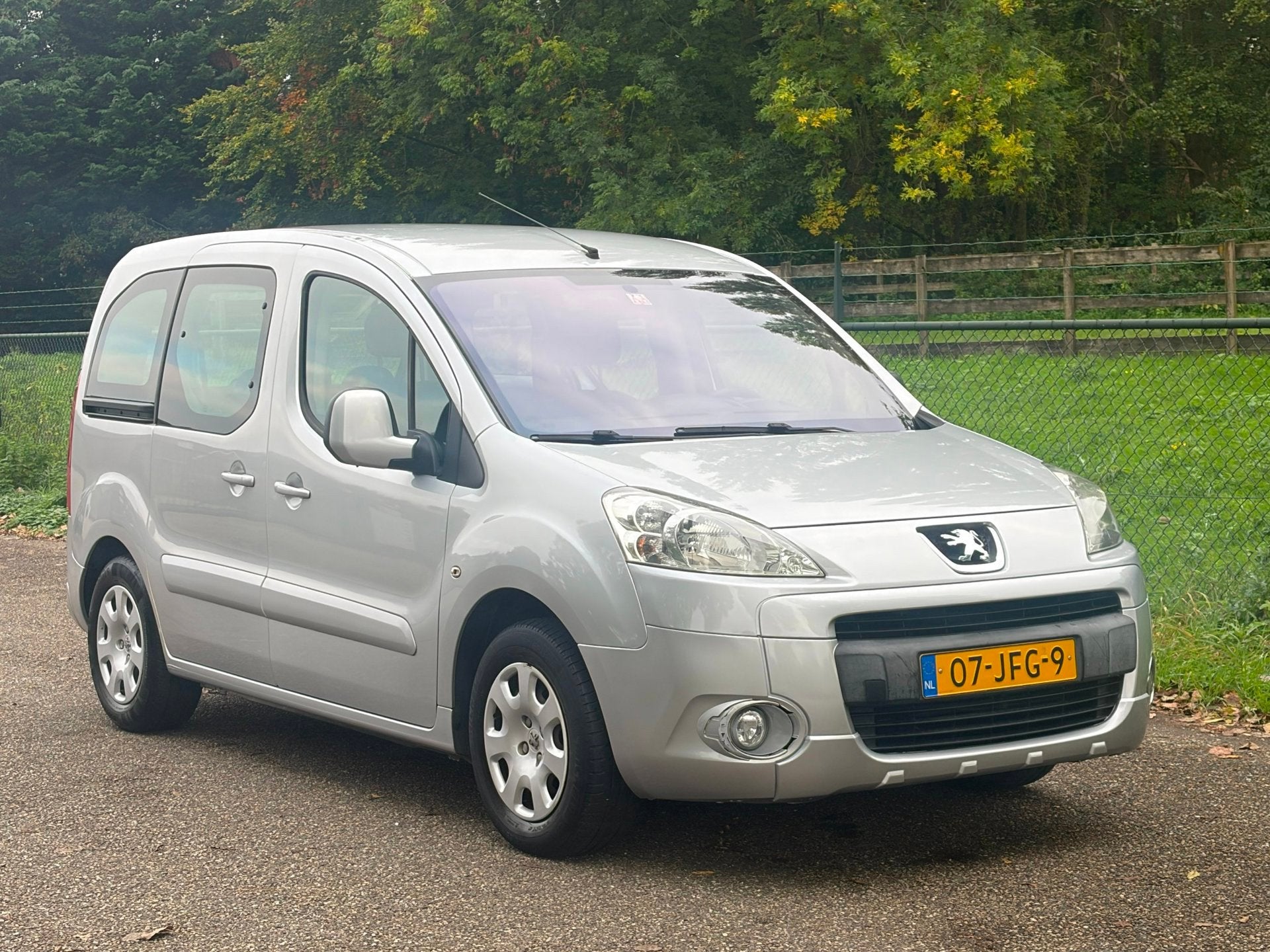Peugeot Partner Tepee 1.6 Première /Airco/NAP/, Auto's, Voorwielaandrijving, Verwarmde buitenspiegels, 4 cilinders, Origineel Nederlands