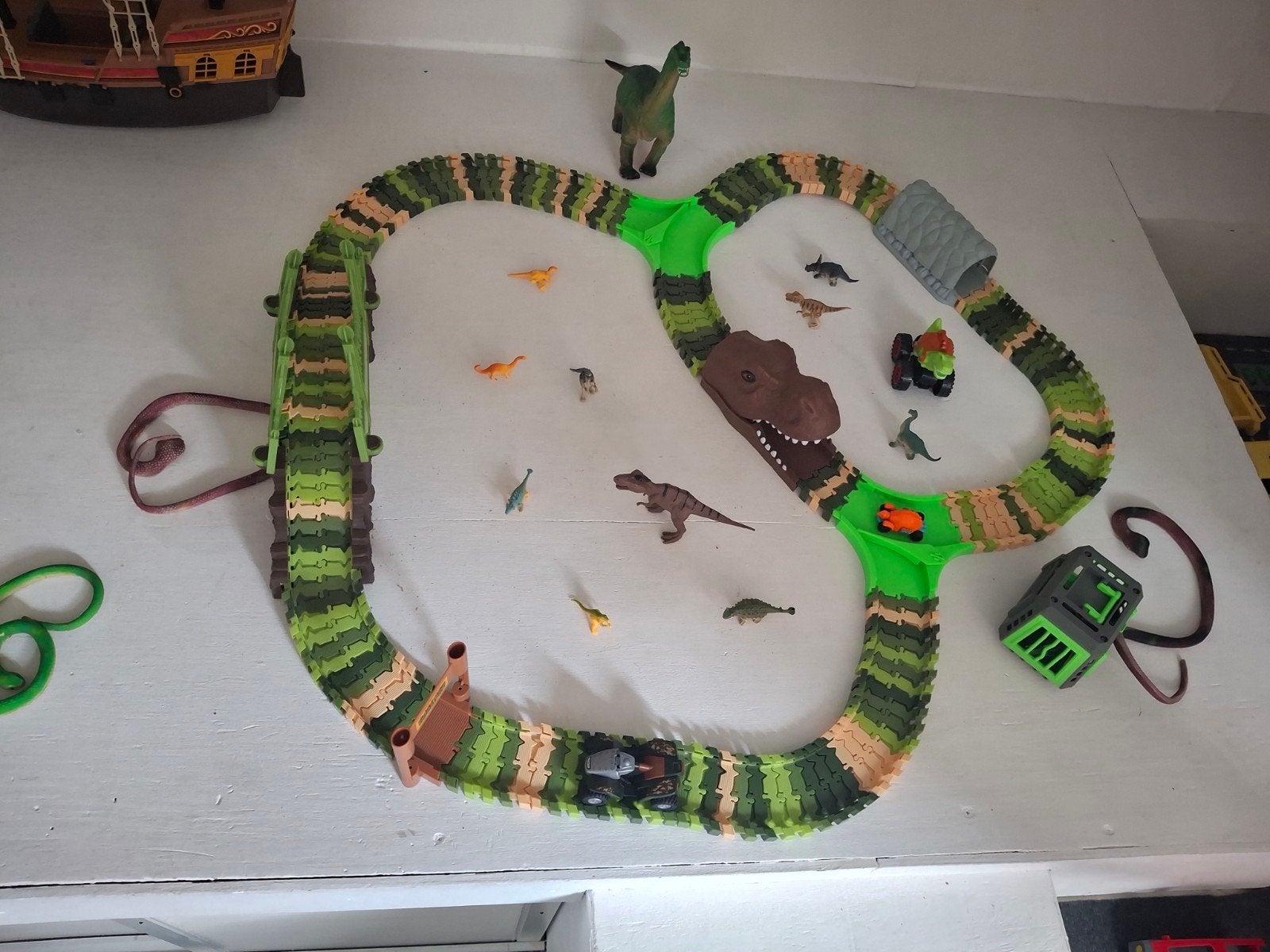 Dino Racebaan met accessoires en auto's, Zelf te bouwen, Elektrisch, Ophalen, Overige merken