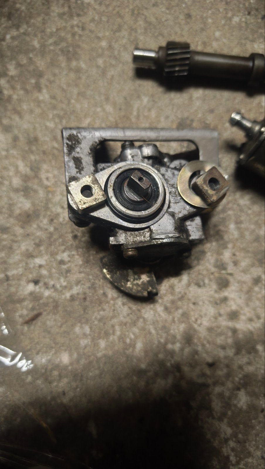 oliepomp Peugeot verticaal., Ophalen of Verzenden