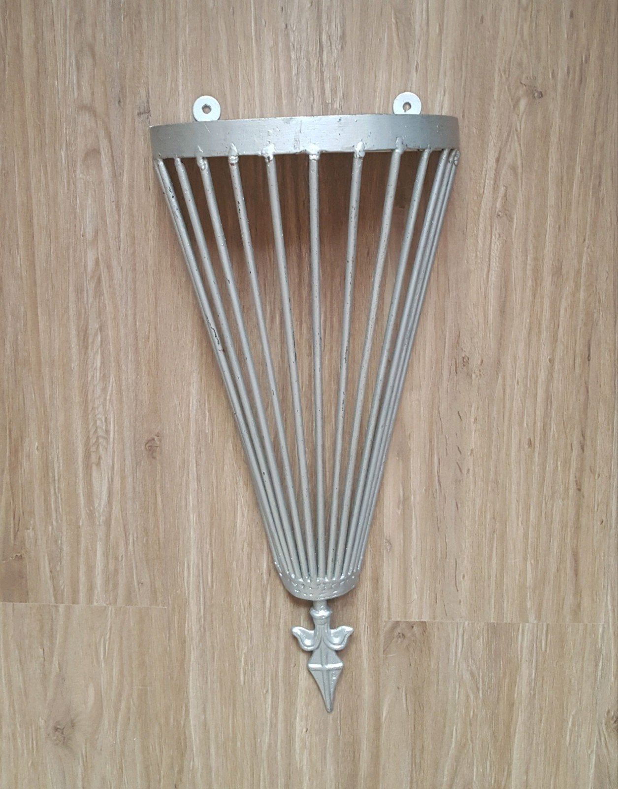Decoratieve metalen wandhouder/plantenbak, Vintage, Gebruikt, Ophalen of Verzenden, Metaal