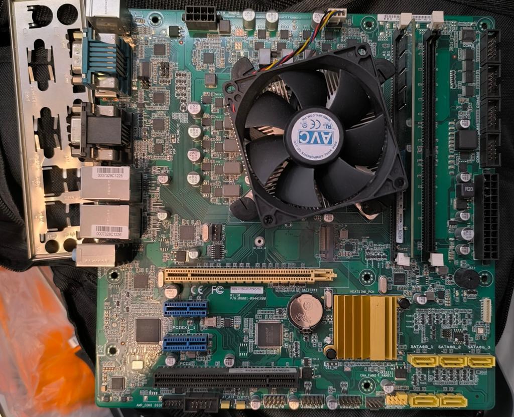 Moederbord setje met i5-7500 en 4GB DDR4 RAM, Gebruikt, Verzenden, LGA 1151, DDR4