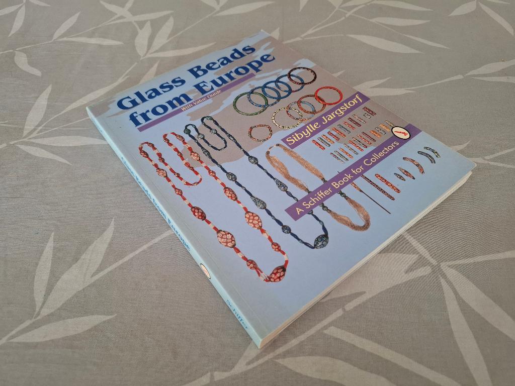 GLASS BEADS from EUROPE - Sibylle Jargstorf, Boeken, Hobby en Vrije tijd, Zo goed als nieuw, Sibylle Jargstorf, Sieraden maken