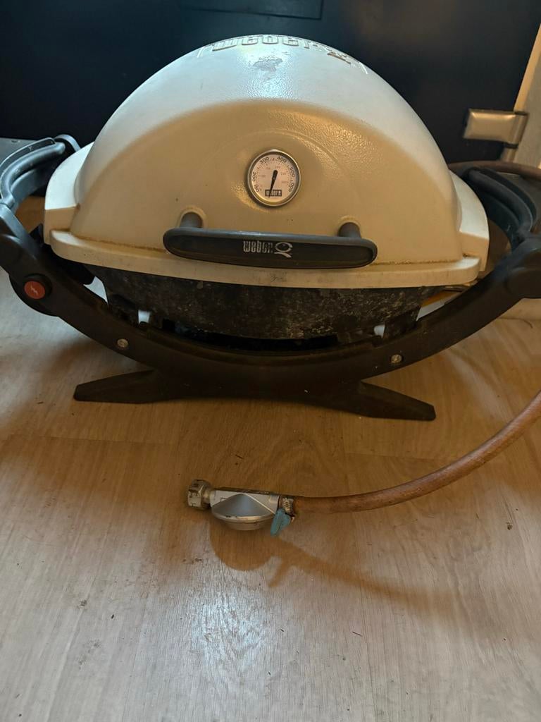 Weber BBQ Q-serie gasbarbecue met temperatuurmeter, Tuin en Terras, Gasbarbecues, Ophalen of Verzenden, Gebruikt