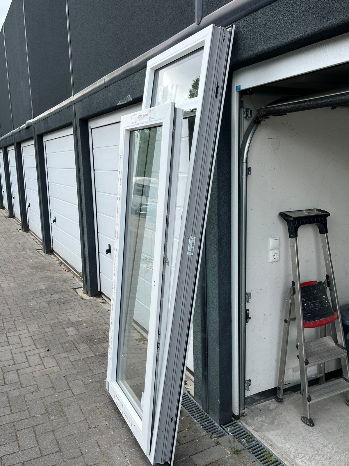 Aluplast draai-/kiepdeur, Doe-het-zelf en Verbouw, Kozijnen en Schuifpuien, Kunststof, Deurkozijn, Zo goed als nieuw, Inclusief glas