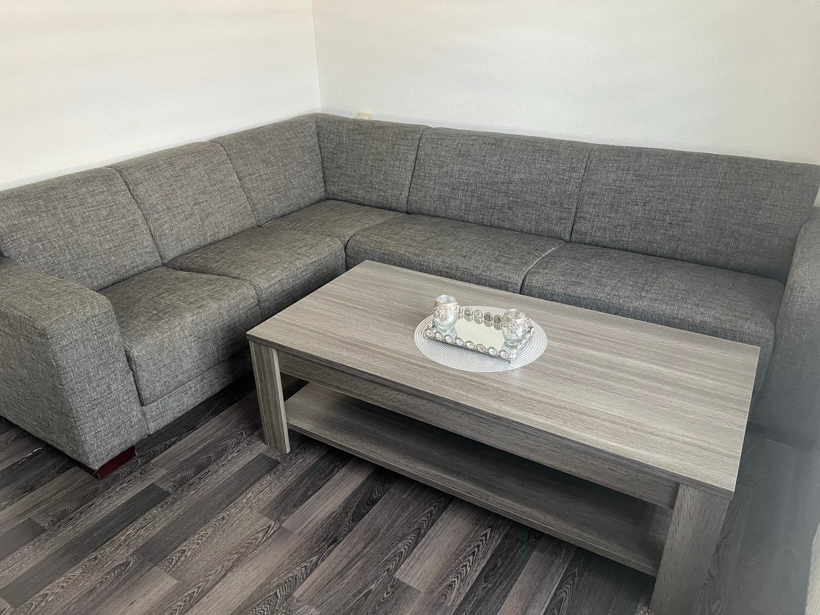 Comfortabele grijze hoekbank met salontafel, Ophalen, Zo goed als nieuw, Stof