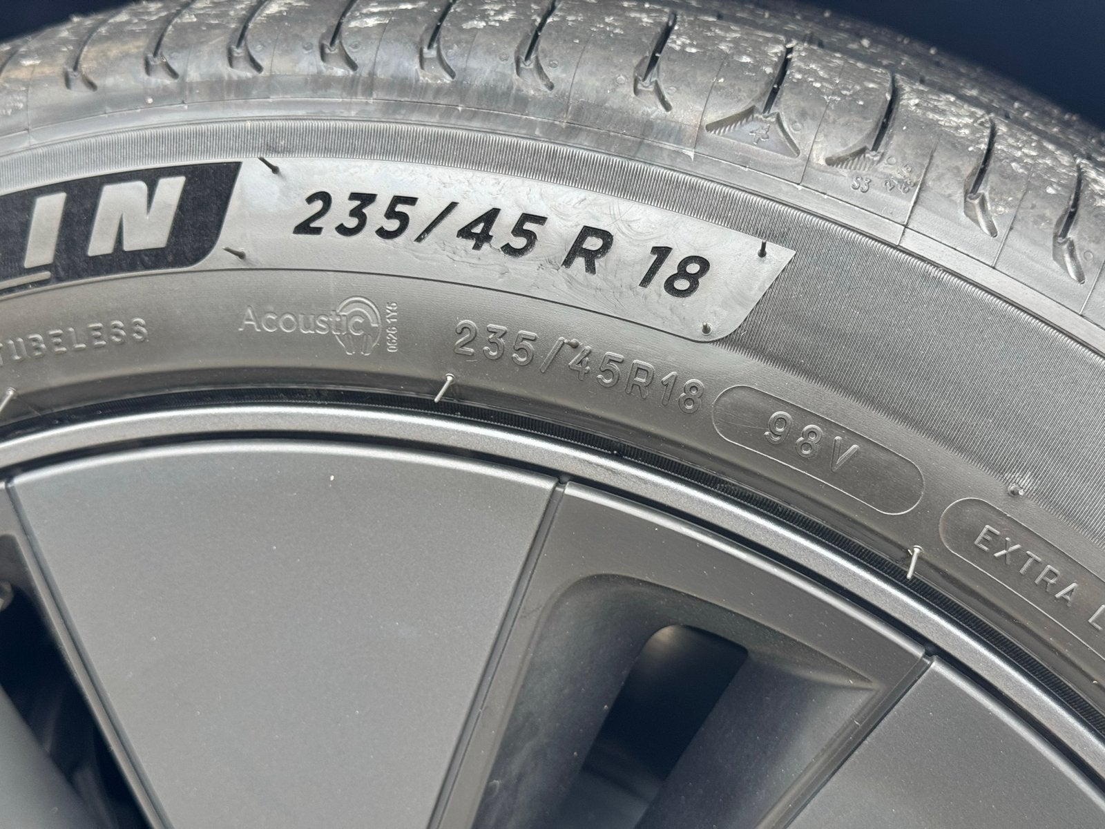 Foto 3 van 4x Michelin e-Primacy 235/45 R18 (ca. 400 km) Tesla model 3