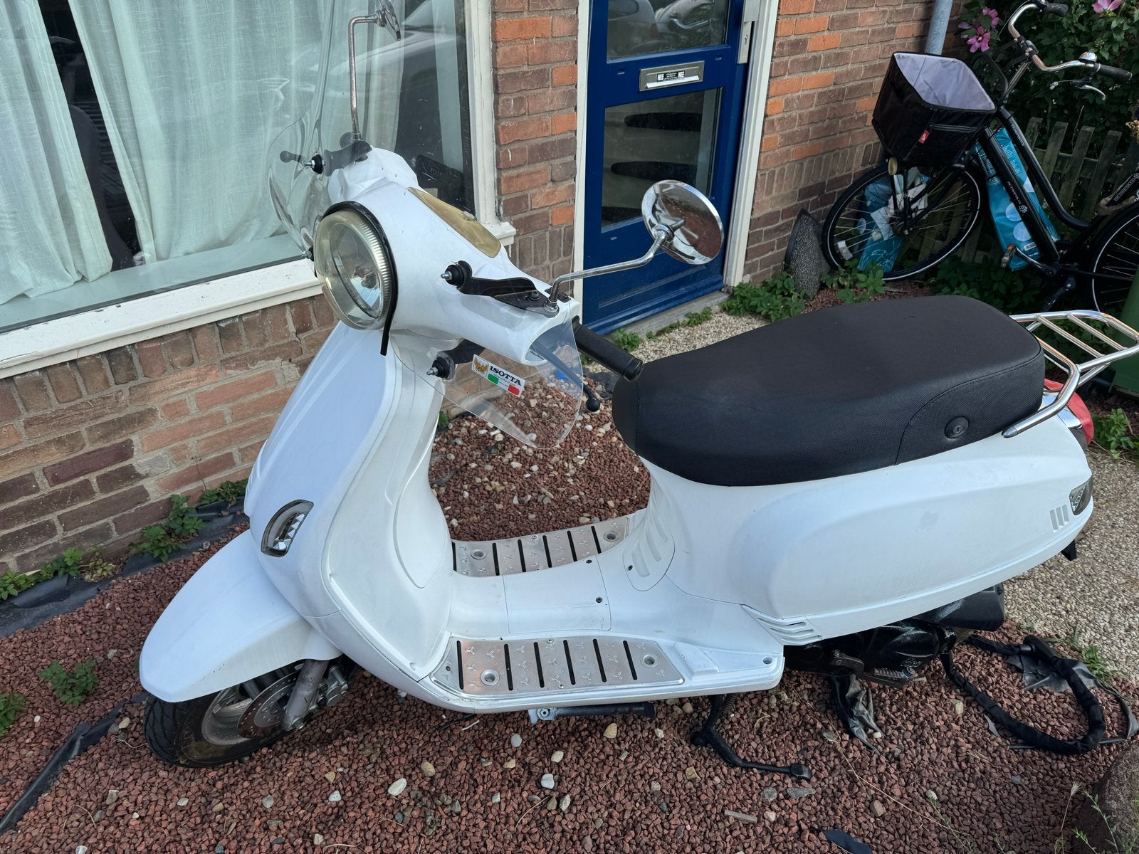 Nette scooter uit 2014 met nieuwe banden en uitlaat, Ophalen, Gebruikt, Benzine