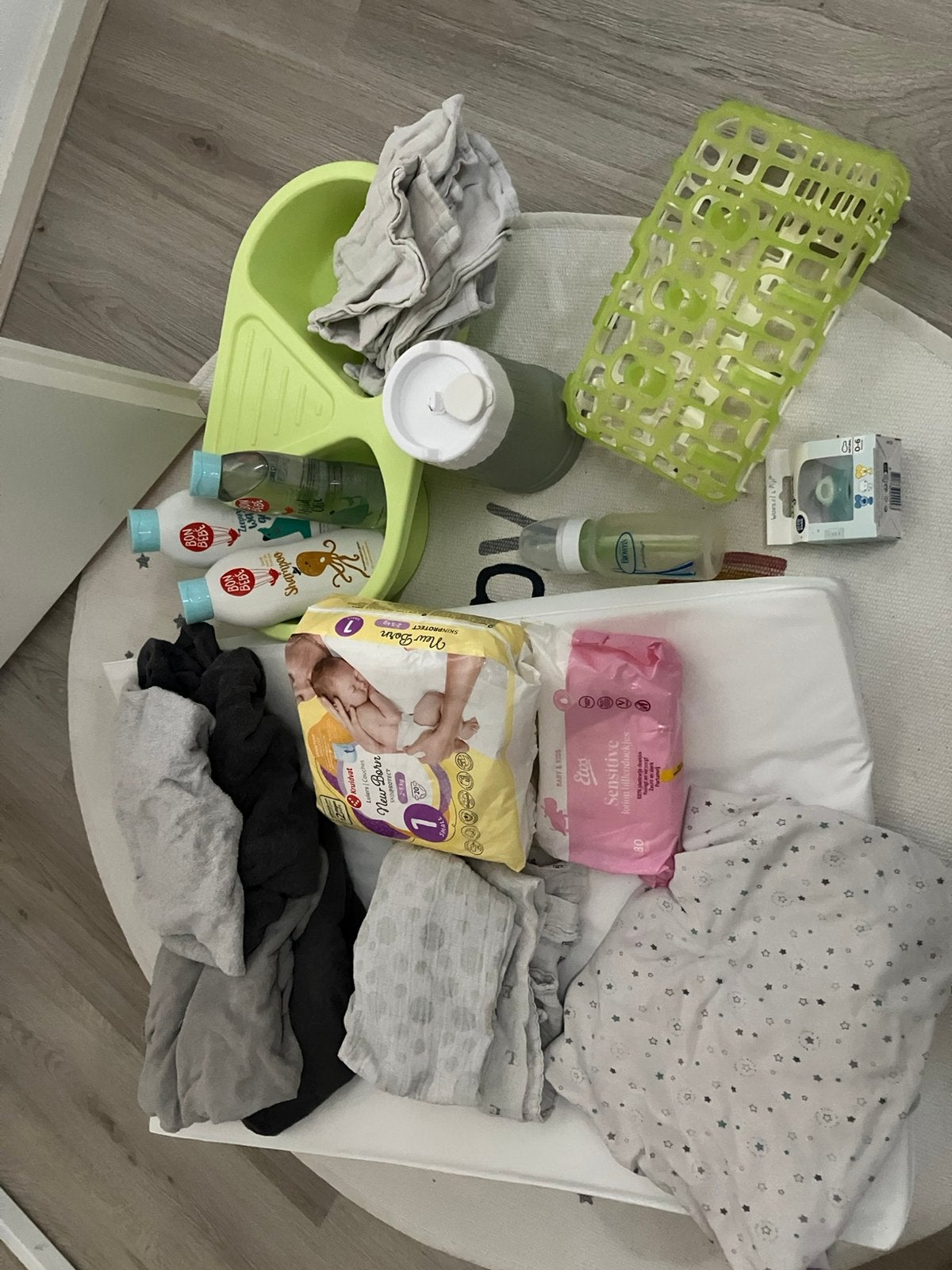 Baby uitzet bad/voeding/verzorging 29 delig, Ophalen of Verzenden, Zo goed als nieuw, Overige typen