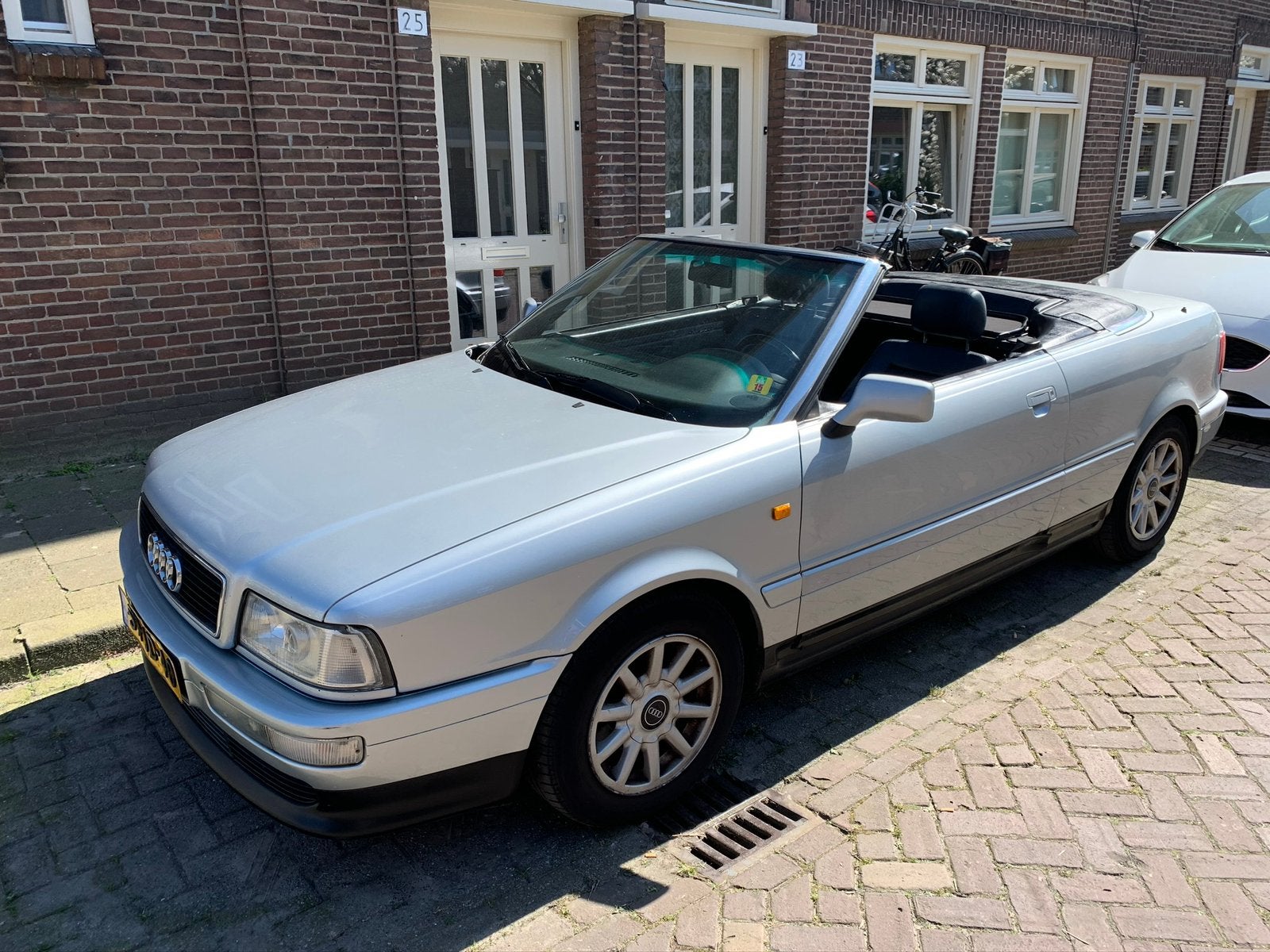 Audi Cabrio 2.6 V6 110KW 1997 Grijs (3de eigenaar NL), Auto's, Audi, Voorwielaandrijving, Elektrische ramen, Leder en Stof, 2598 cc