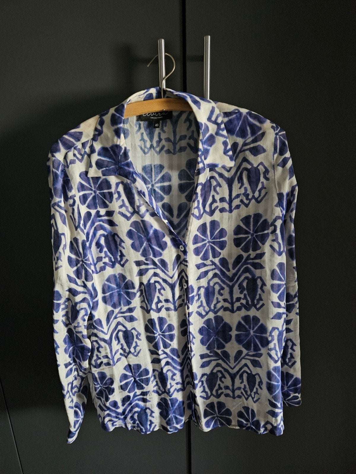 Elvira Collections Blouse Maat 40 - Blauw/Wit Bloemenprint, Maat 38/40 (M), Gedragen, Elvira Collections, Verzenden