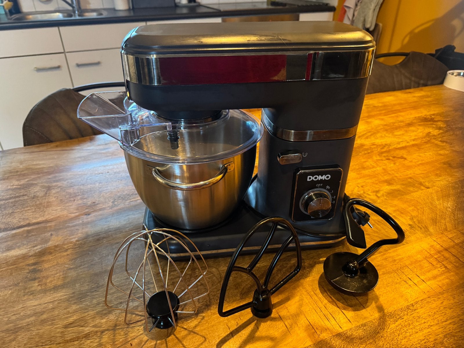 DOMO DO9070KR keukenmachine, 4 liter of meer, Ophalen, Zo goed als nieuw, 3 snelheden of meer