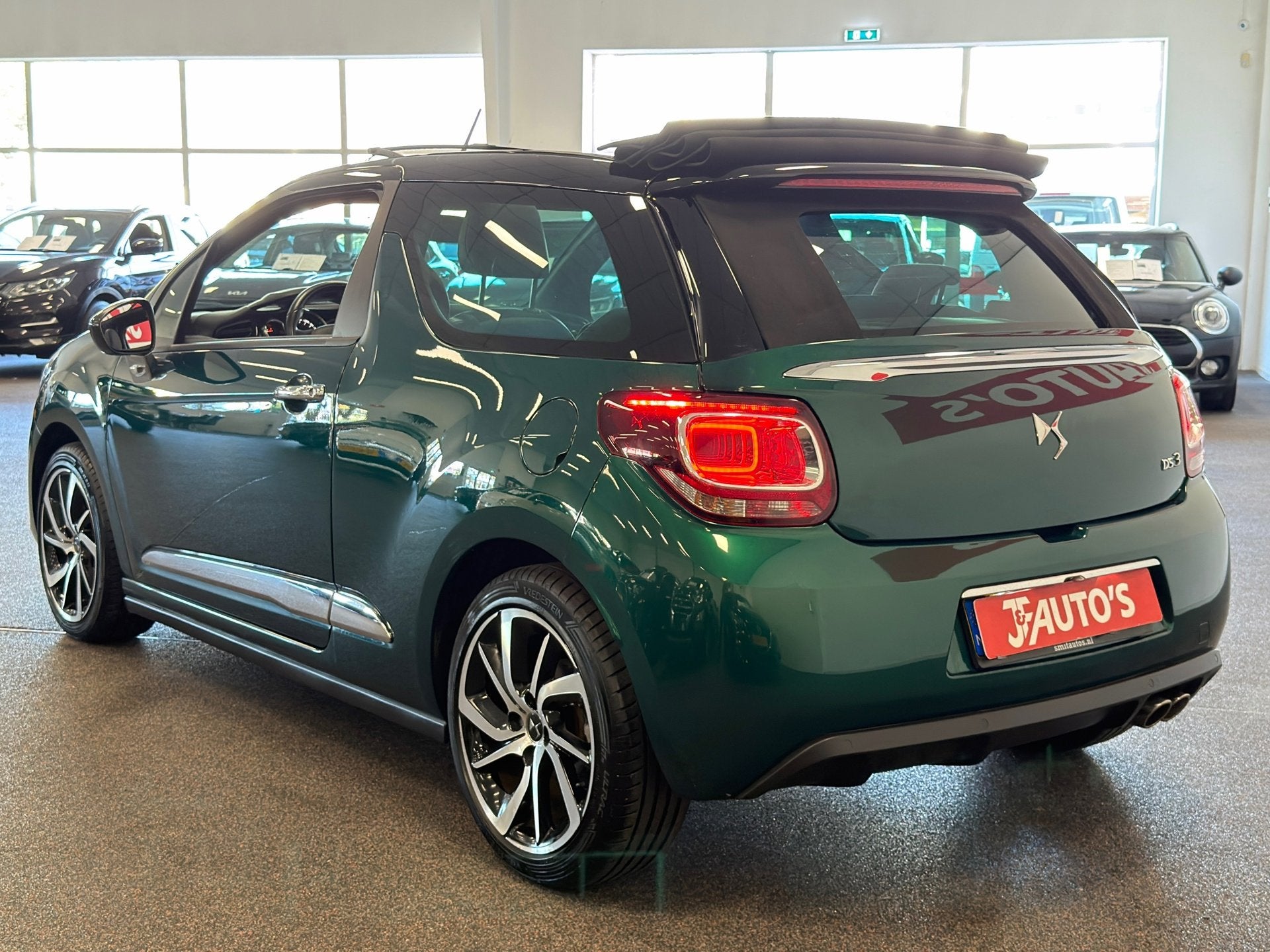 Citroen DS 3 Cabrio 1.2 PureTech Shine| NAVIGATIE, CAMERA, C, Auto's, Voorwielaandrijving, Gebruikt, Euro 6, 1199 cc