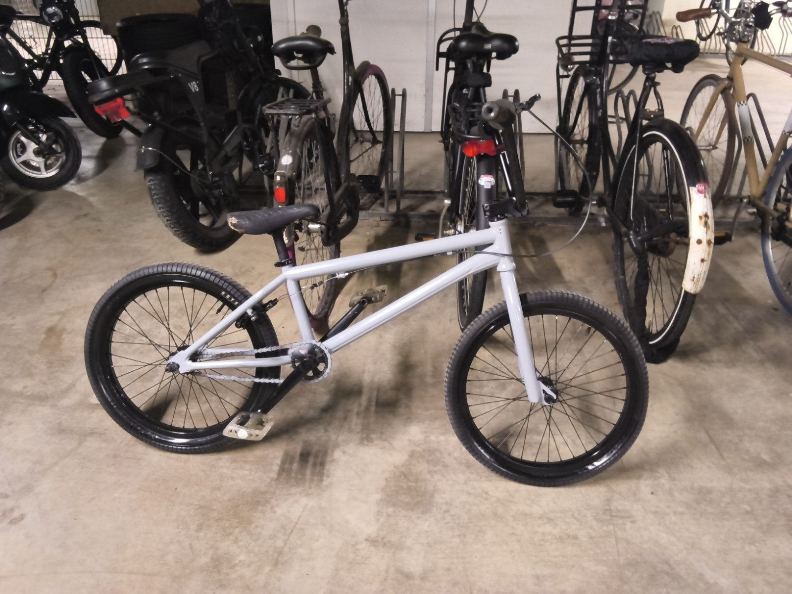 Nardo Grey BMX - Zo goed als nieuw, net gespoten!, Fietsen en Brommers, Fietsen | Crossfietsen en BMX, Ophalen, Staal, Velgrem
