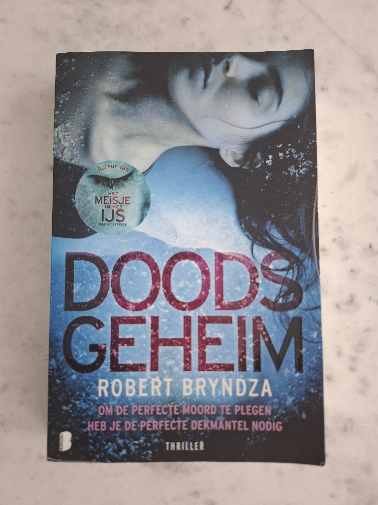 Doodsgeheim - Robert Bryndza, Gelezen, Robert Bryndza, Ophalen of Verzenden, Nederland