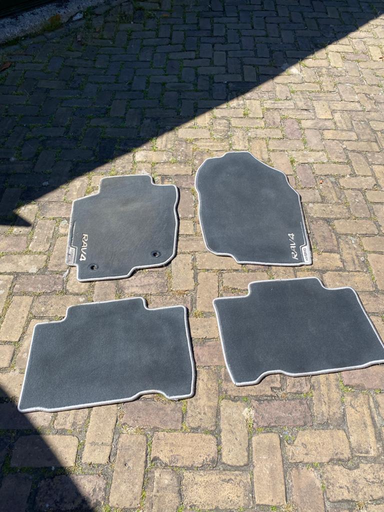 Automatten set Toyota RAV4 (2018) - Origineel, Ophalen, Gebruikt