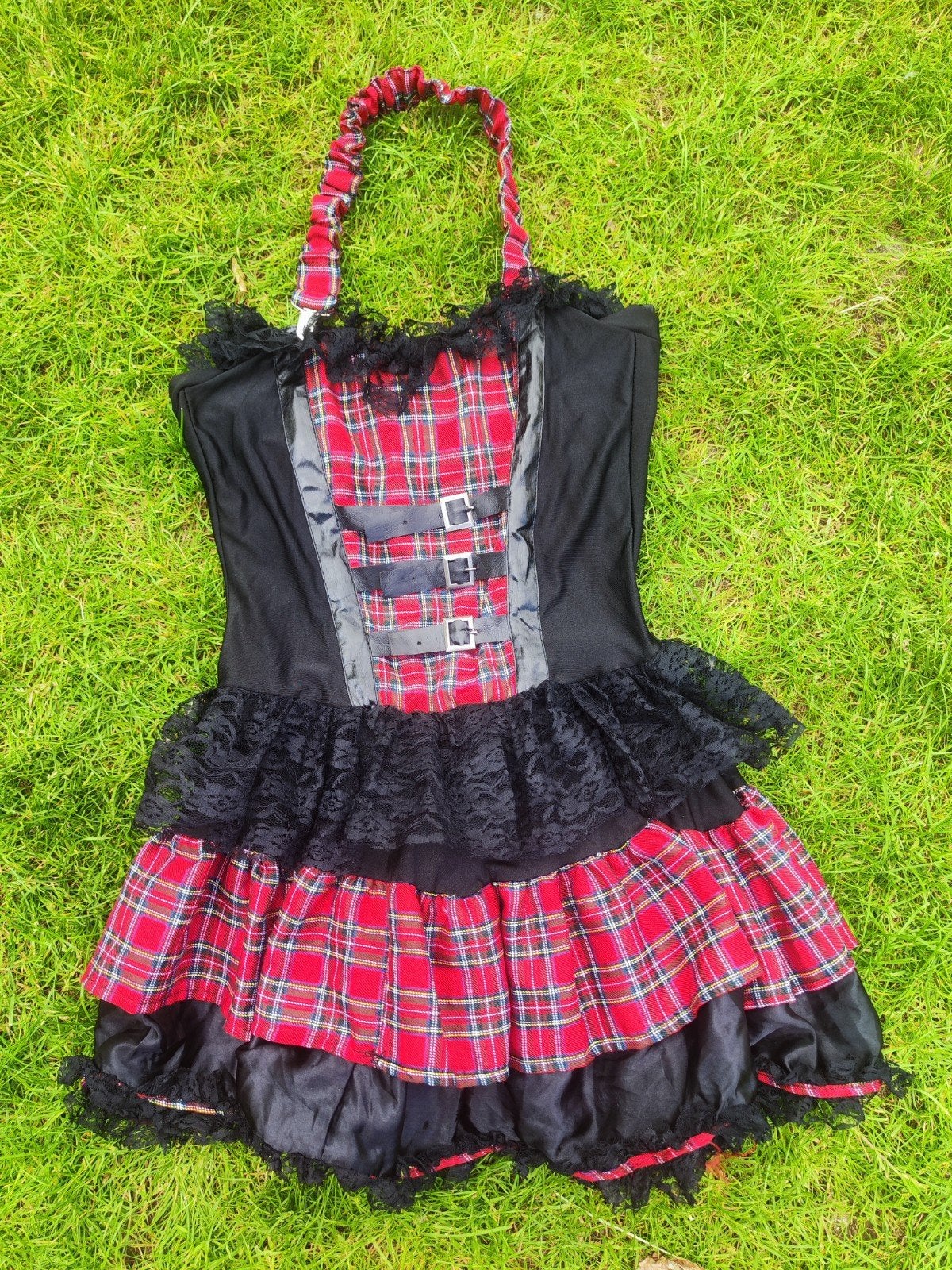 Rode geruite jurk met zwarte details en gespen, Maat 38/40 (M), Carnaval, Ophalen of Verzenden, Kleding