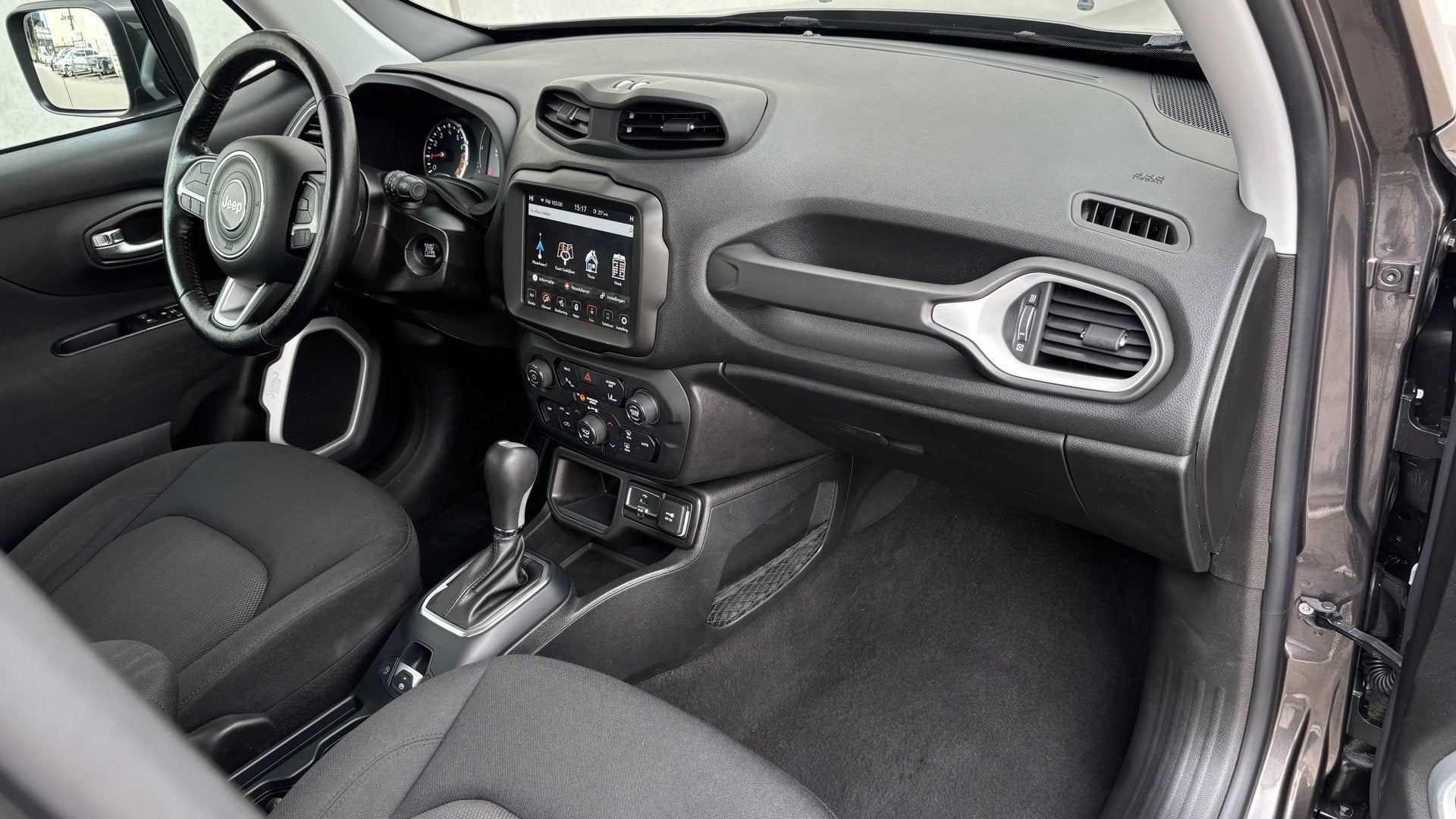 Jeep Renegade 1.3T DDCT Limited Automaat Bull Bar Side steps, Auto's, Jeep, Stof, Gebruikt, 4 cilinders, 150 pk