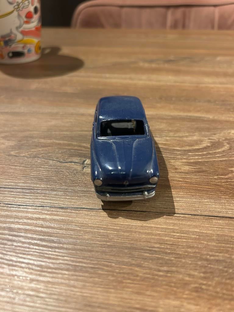 Dinky Toys - Ford Vedette - Vintage Modelauto, Hobby en Vrije tijd, Modelauto's | Overige schalen, Gebruikt, Auto, Verzenden
