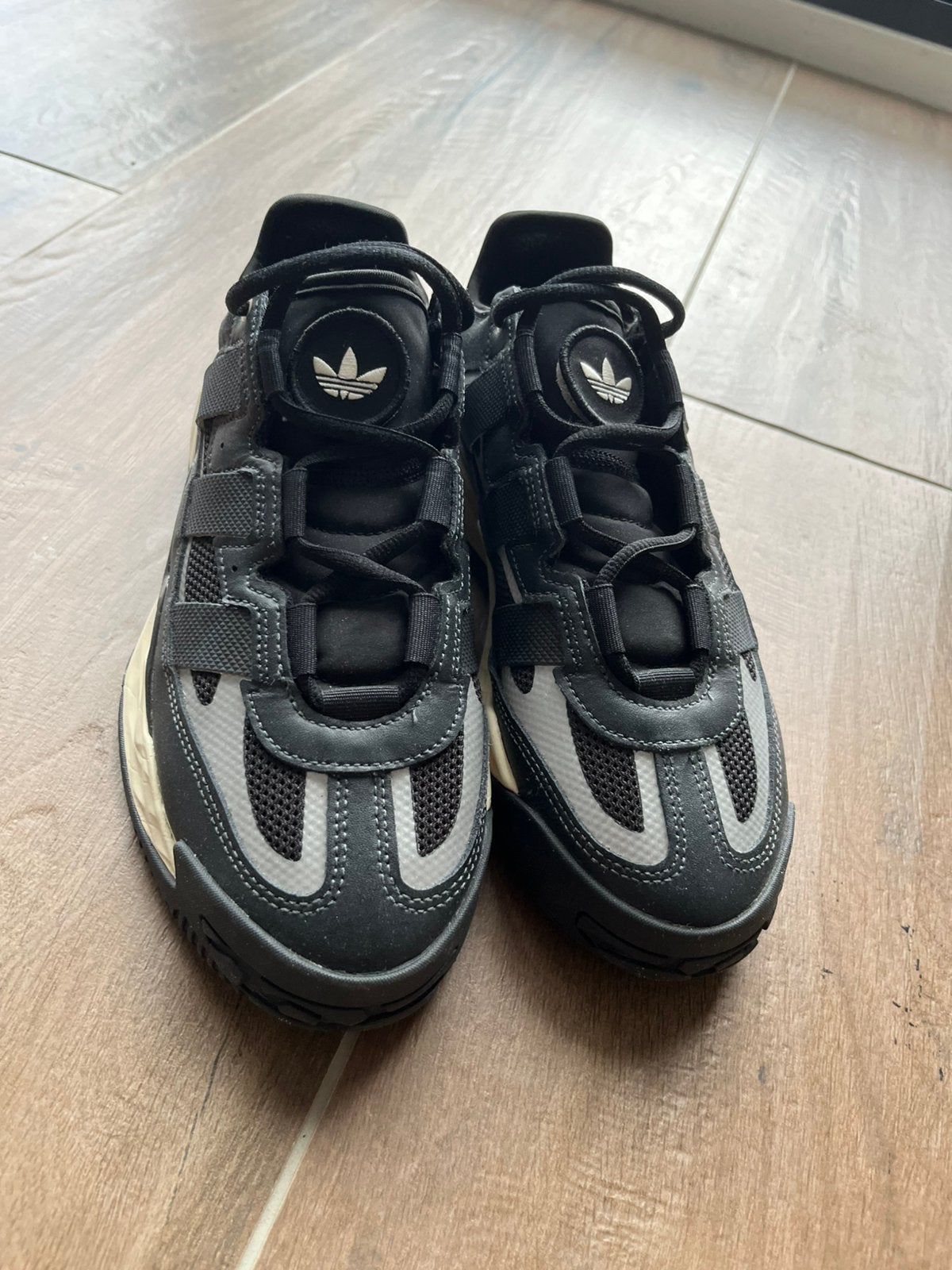 Addidas Niteball Low-top Sneakers In Black, Ophalen of Verzenden, Zo goed als nieuw, Schoenen