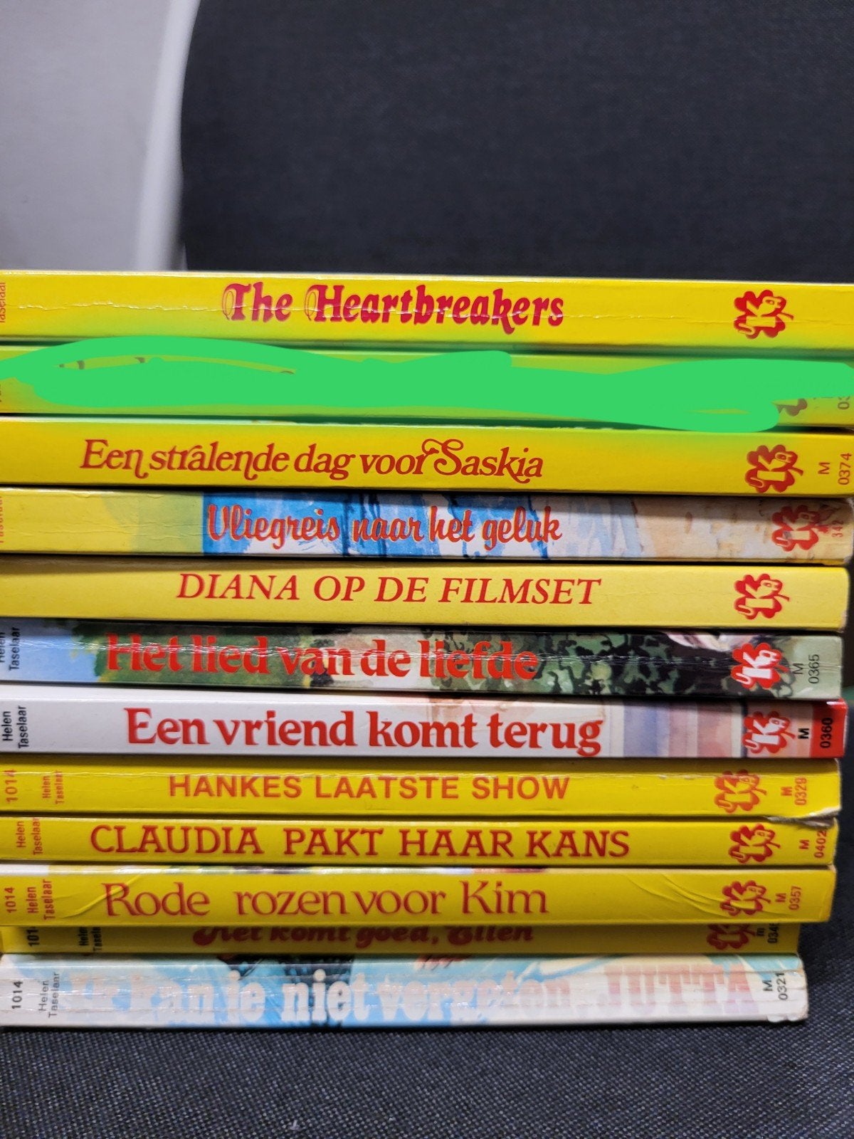 11 x Helen Taselaar  - Kluitman Jeugdserie pockets tieners, Ophalen of Verzenden, Gelezen, Helen Taselaar