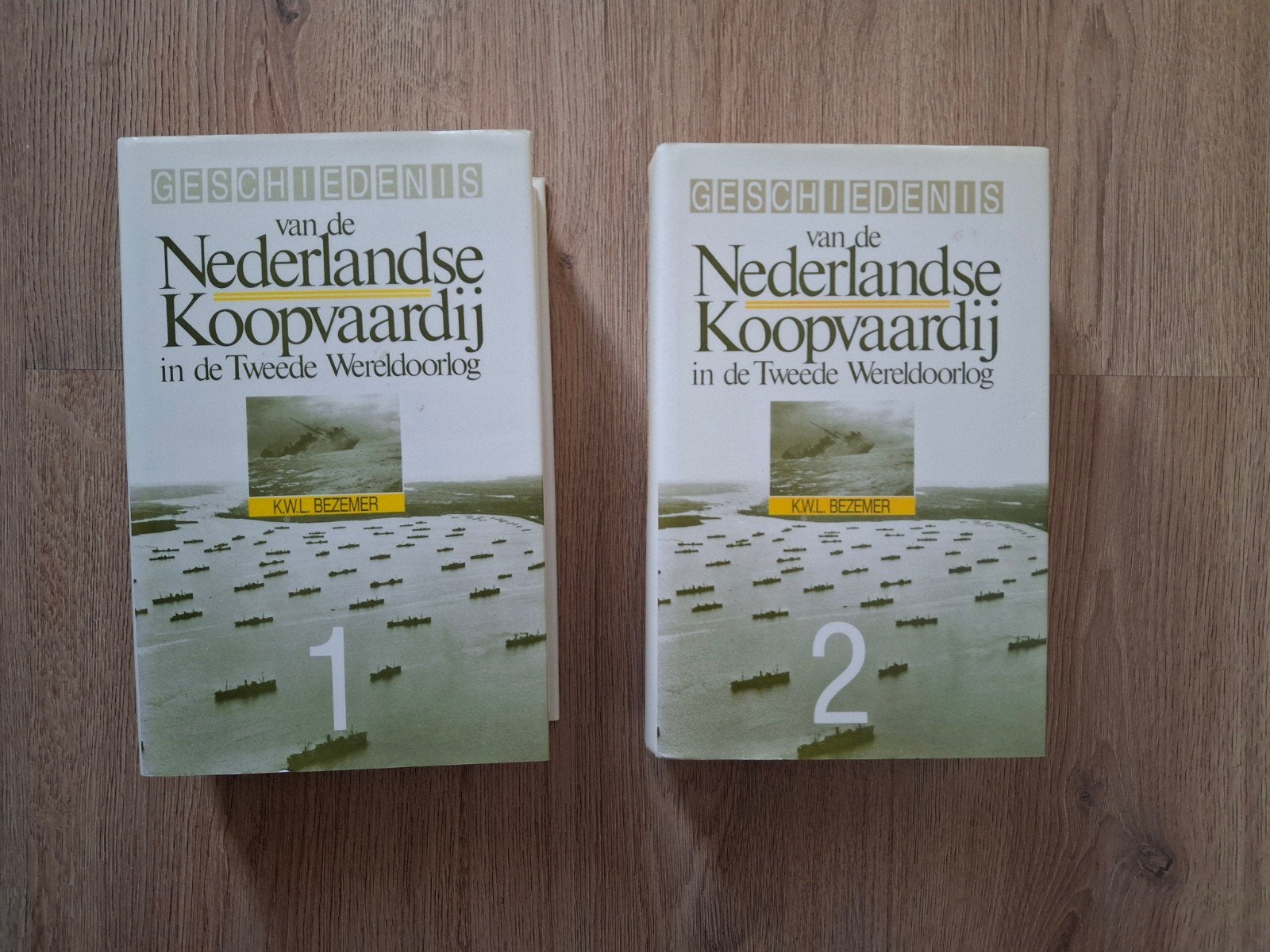 Geschiedenis van de Nederlandse Koopvaardij WO2 (2 delen), Ophalen of Verzenden, 20e eeuw of later, Gelezen, K.W.L. Bezemer