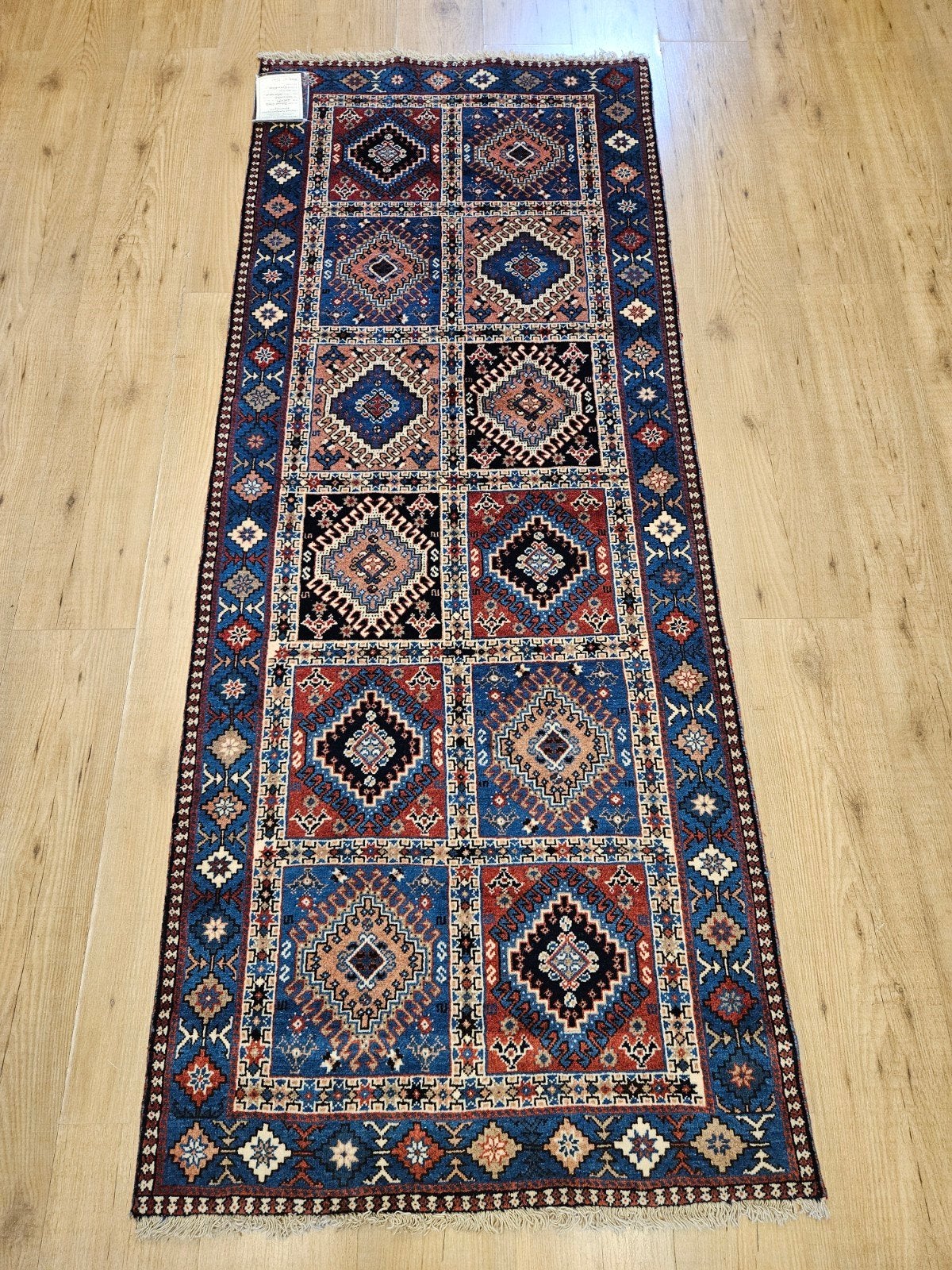 Handgeknoopt perzisch loper yalameh 216x84
Nieuw, Info@SlatsAntiek.nl, Perzisch, Vof Slats Antiek, Crème