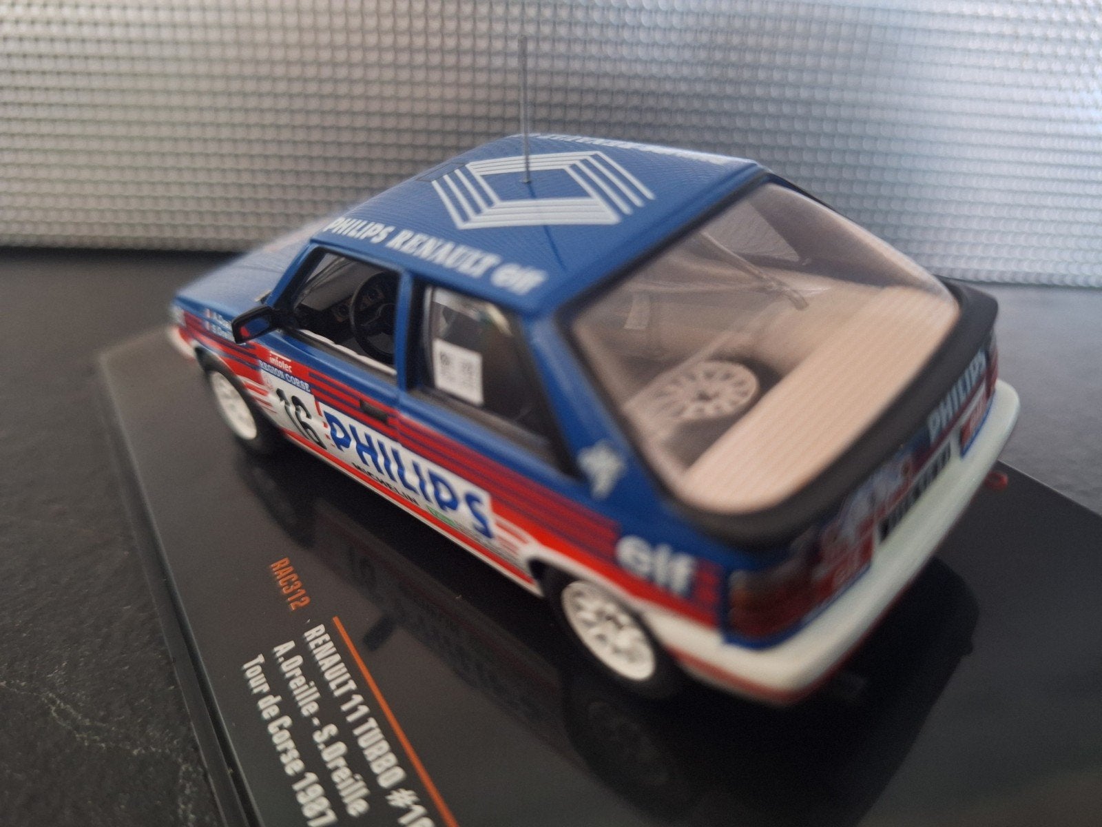 Afgeprijsd wegens kleine breuk in boxje Renault 11 IXO 1:43, Overige merken, IXO, IXO, Nieuw