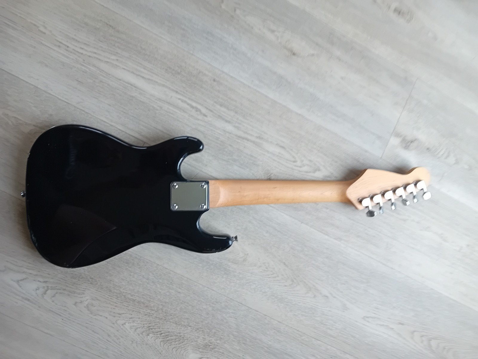 Harley Benton 3/4 elektrische gitaar met gebruikssporen, Muziek en Instrumenten, Ophalen, Gebruikt, Solid body, Overige merken
