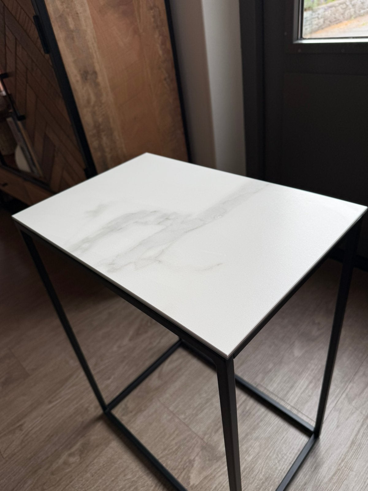 Bijzettafel met marmerlook, Minder dan 55 cm, Rond, Zo goed als nieuw, Ophalen