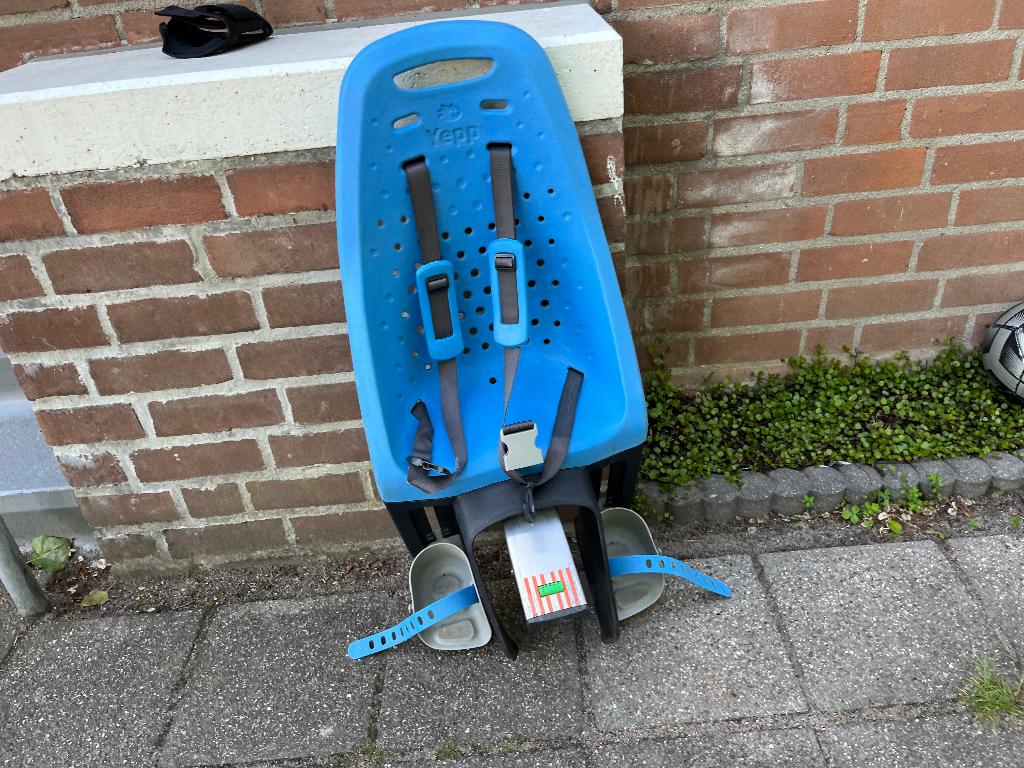 Blauw Yepp kinderzitje, Fietsen en Brommers, Ophalen, Achterzitje, Yepp fietsstoeltje, 9 t/m 18 kg