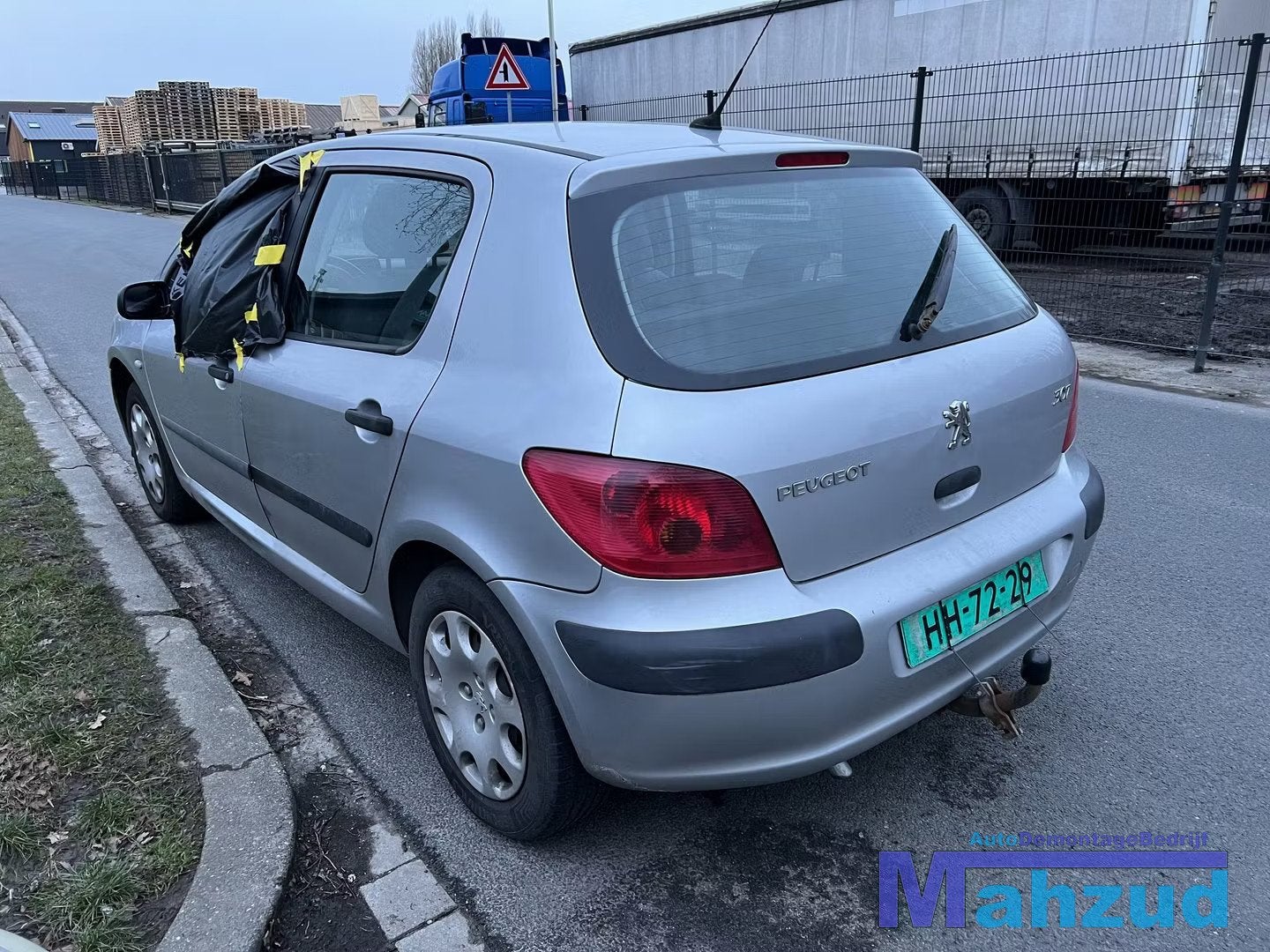 PEUGEOT 307 Zilver grijs EYCC achterbumper 2000-2009, Taurusavenue 1
2132 LS  Hoofddorp, NL, Gebruikt, Contact.group@renault.com