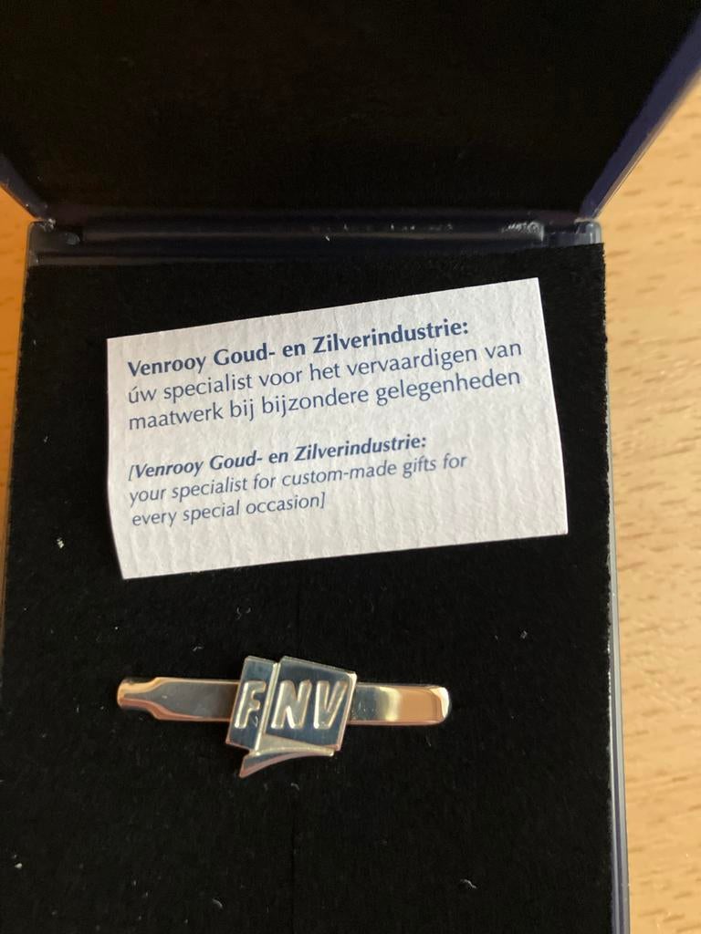 FNV reversspeld / dasspeld Venrooy Goud- en Zilverindustrie, Ophalen, Nieuw, Overige materialen