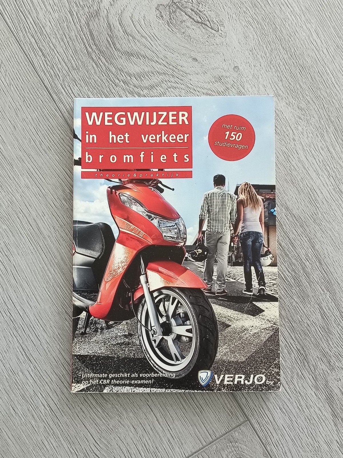 Bromfiets rijbewijs - Wegwijzer in het verkeer, Boeken, Ophalen of Verzenden, Gelezen, Overige niveaus, Verjo