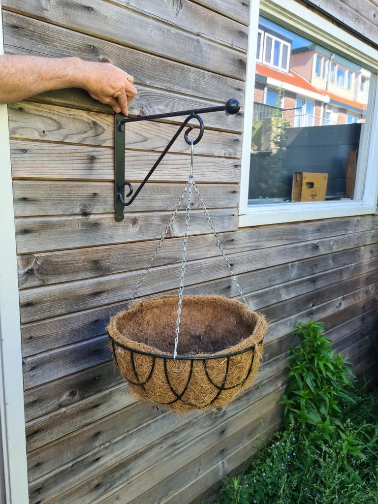 Leuke hanging basket/mand voor plantjes, Ophalen of Verzenden, Rond, Metaal, Minder dan 30 cm