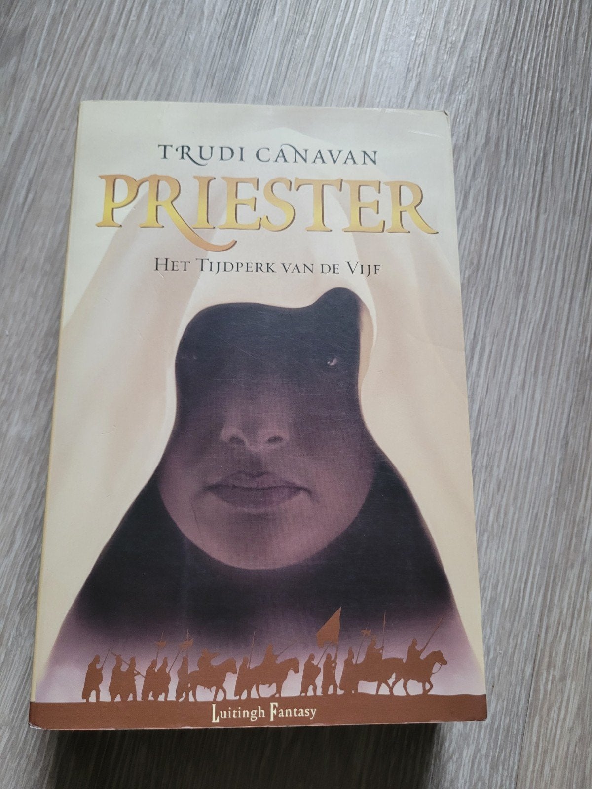 Trudi Canavan - Priester: Het Tijdperk van de Vijf, Boeken, Ophalen of Verzenden, Zo goed als nieuw