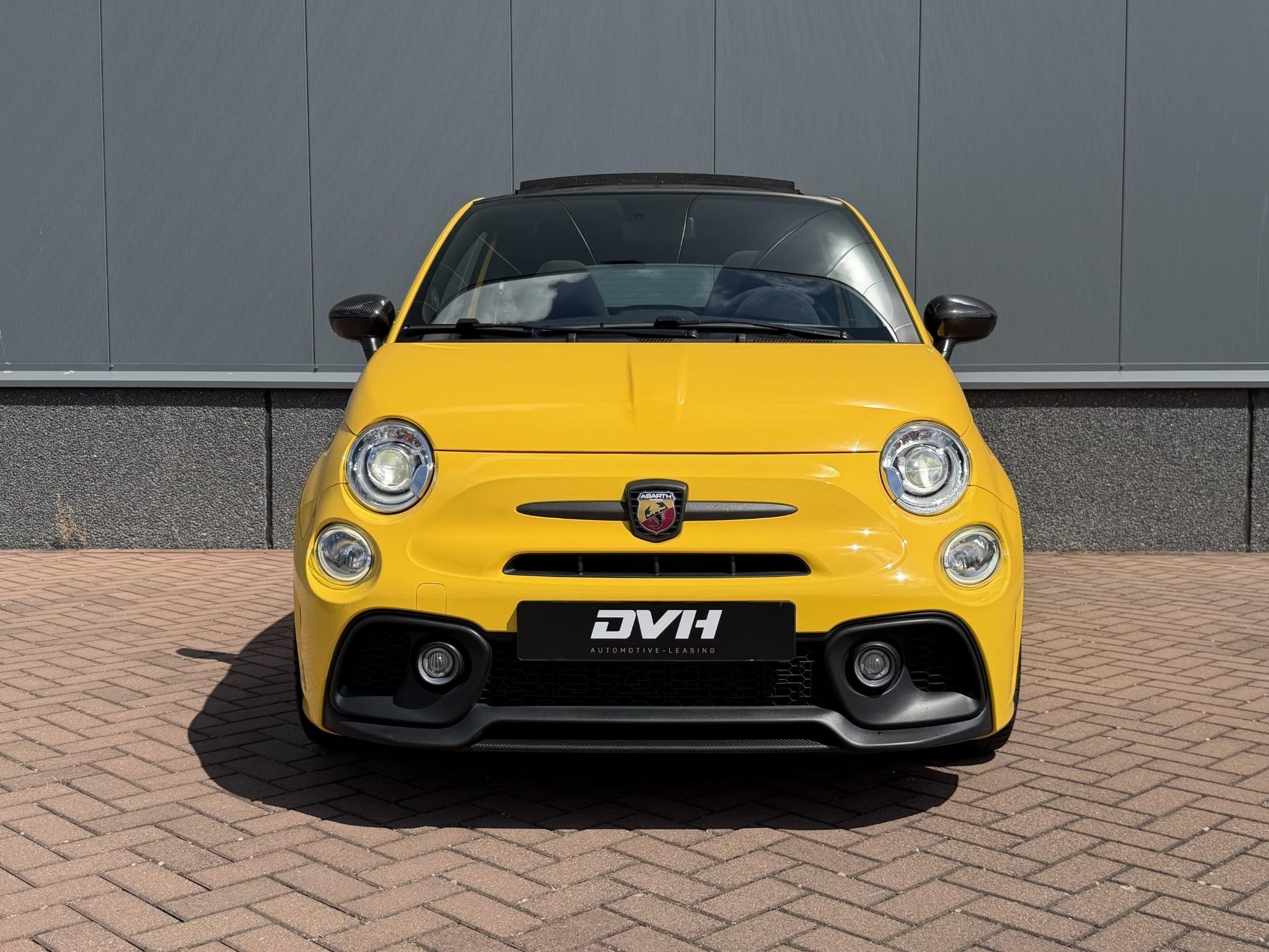 Abarth 595 C 1.4 T-Jet Competizione CARBON | BEATS | CARPLAY, Auto's, Abarth, Voorwielaandrijving, Dealer onderhouden, Stof, Gebruikt