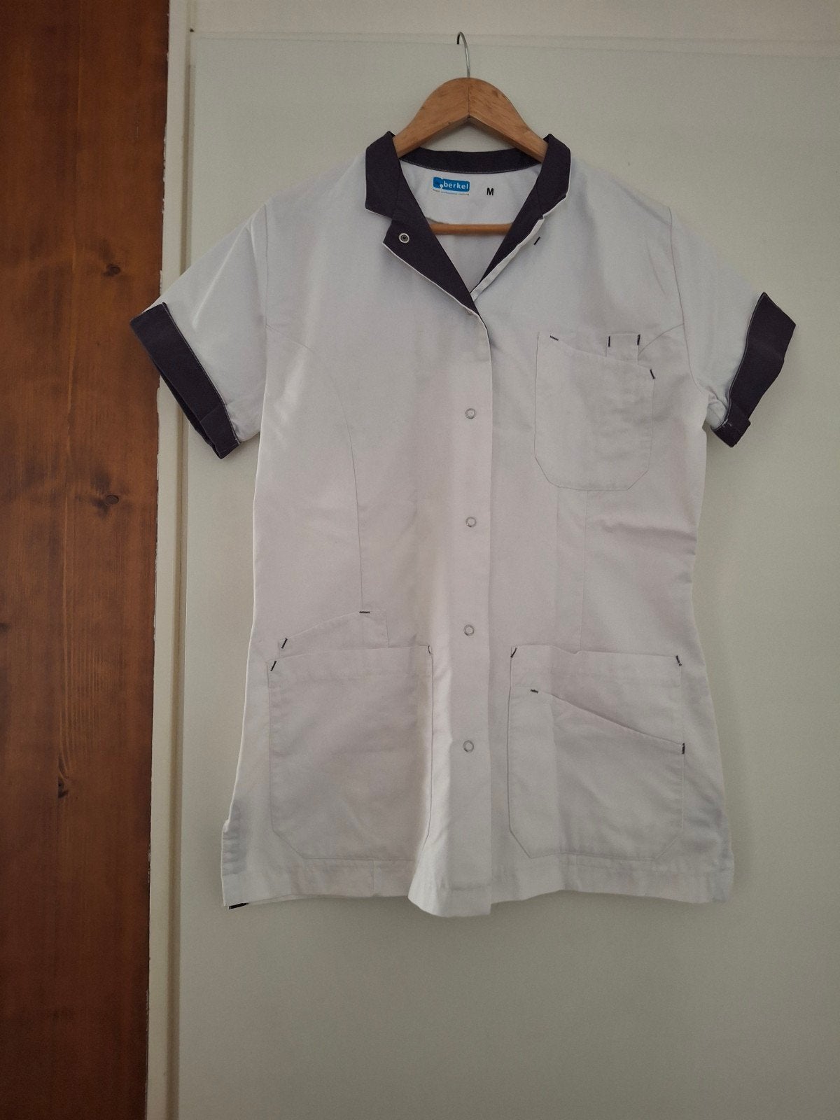 Witte Berkel zorgjasje - Maat M, Kleding | Dames, Berkel, Ophalen of Verzenden, Gedragen