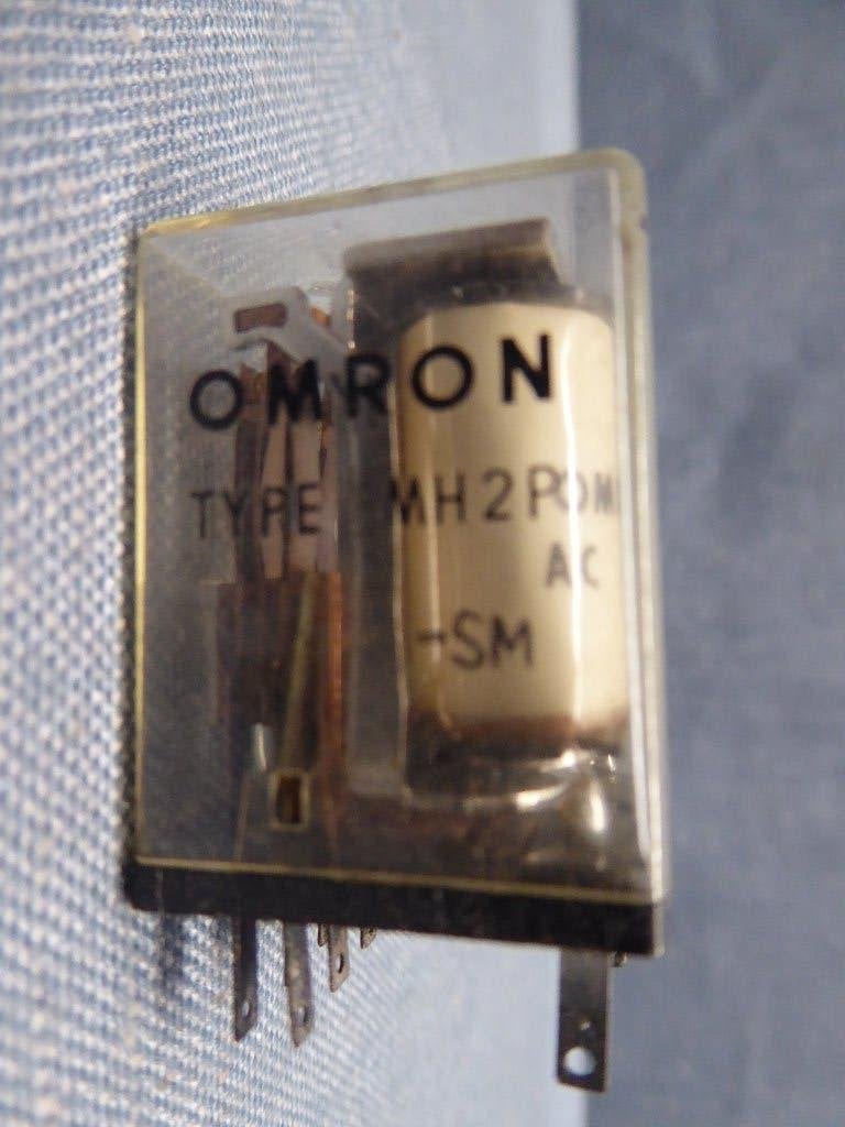 Relais | Omron type MH 2P, Hobby en Vrije tijd, Ophalen of Verzenden, Zo goed als nieuw